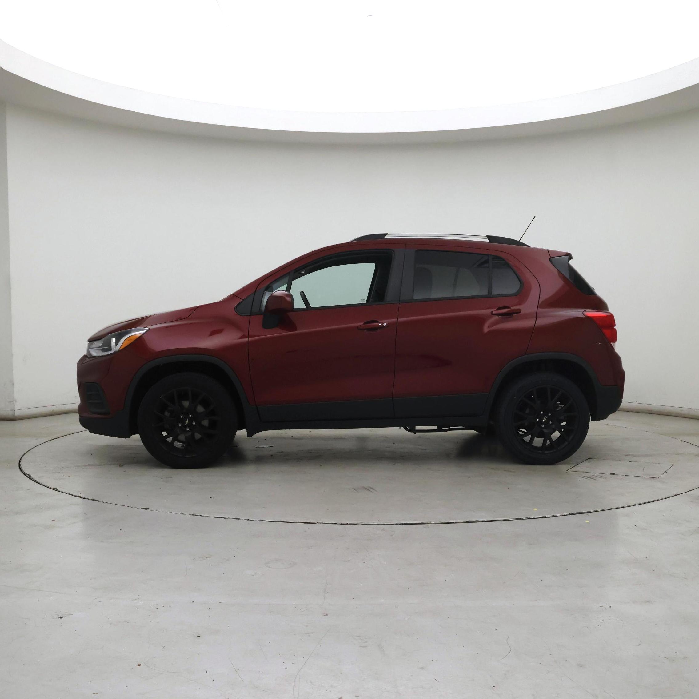 Thumbnail: 2021 Chevrolet Trax - 3