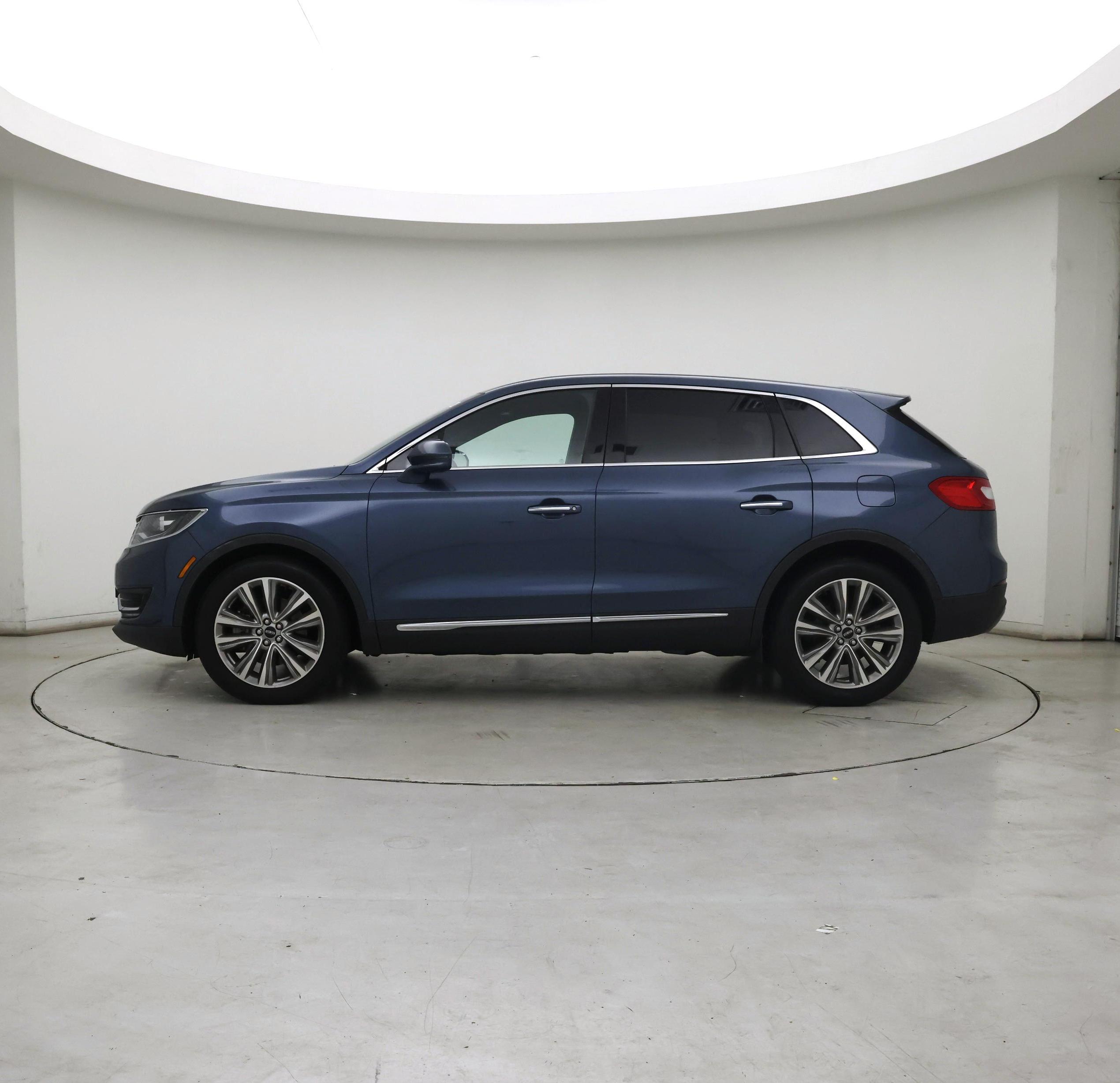 Thumbnail: 2018 Lincoln MKX - 3