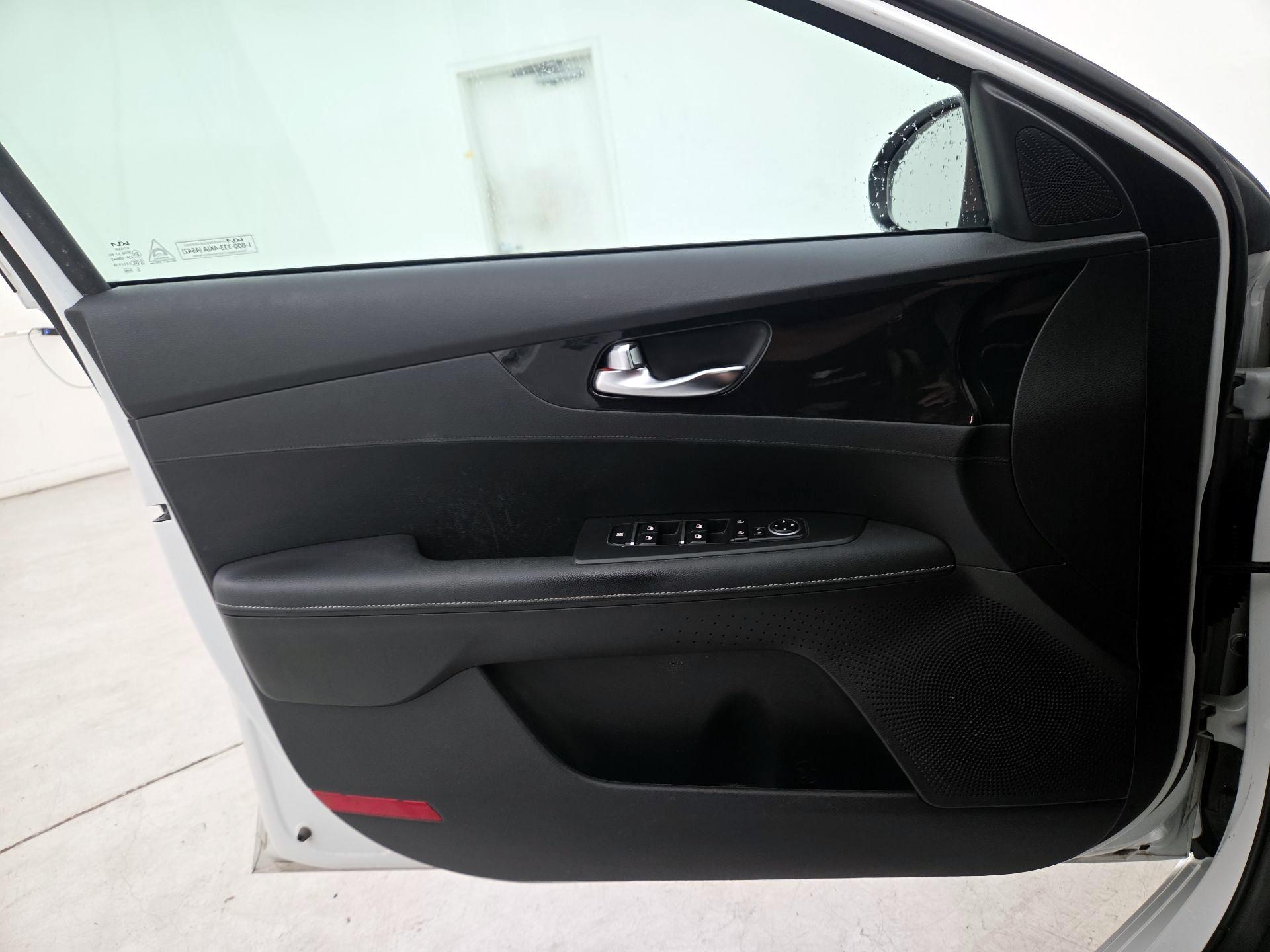 Thumbnail: 2024 Kia Forte - 12