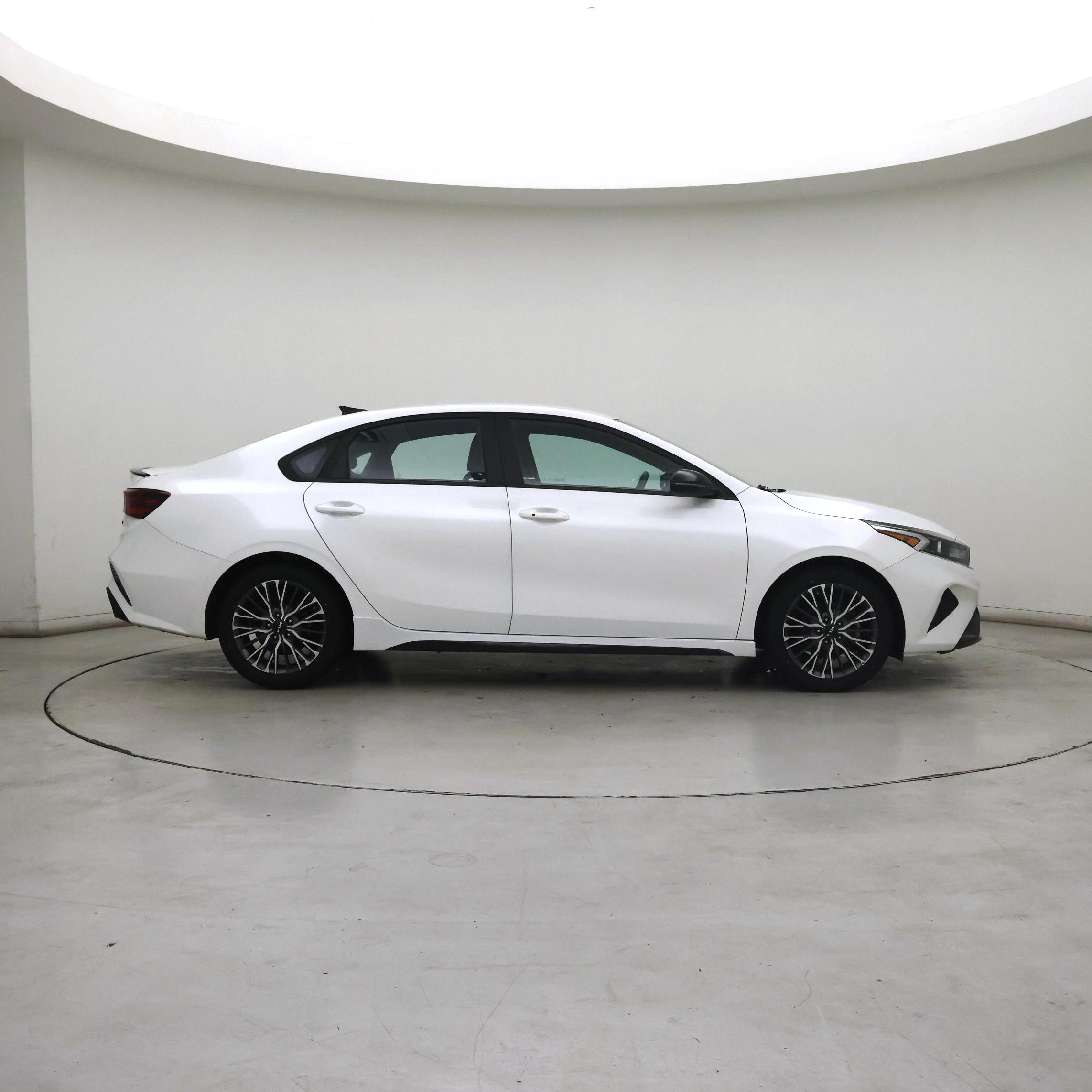 Thumbnail: 2024 Kia Forte - 7