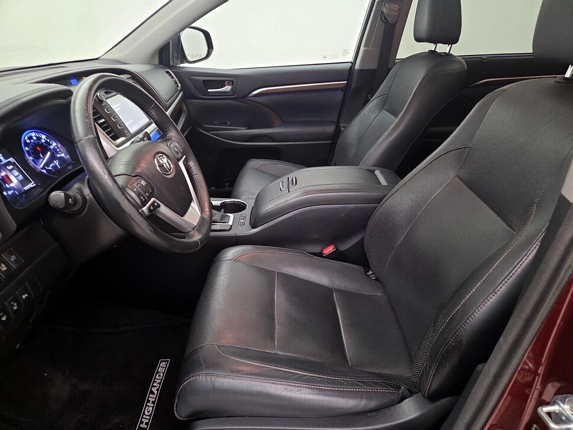 Thumbnail: 2015 Toyota Highlander - 11