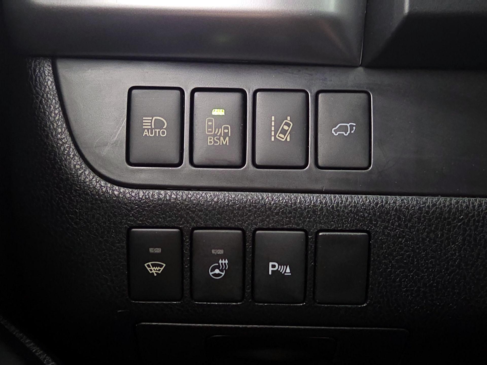 Thumbnail: 2015 Toyota Highlander - 13
