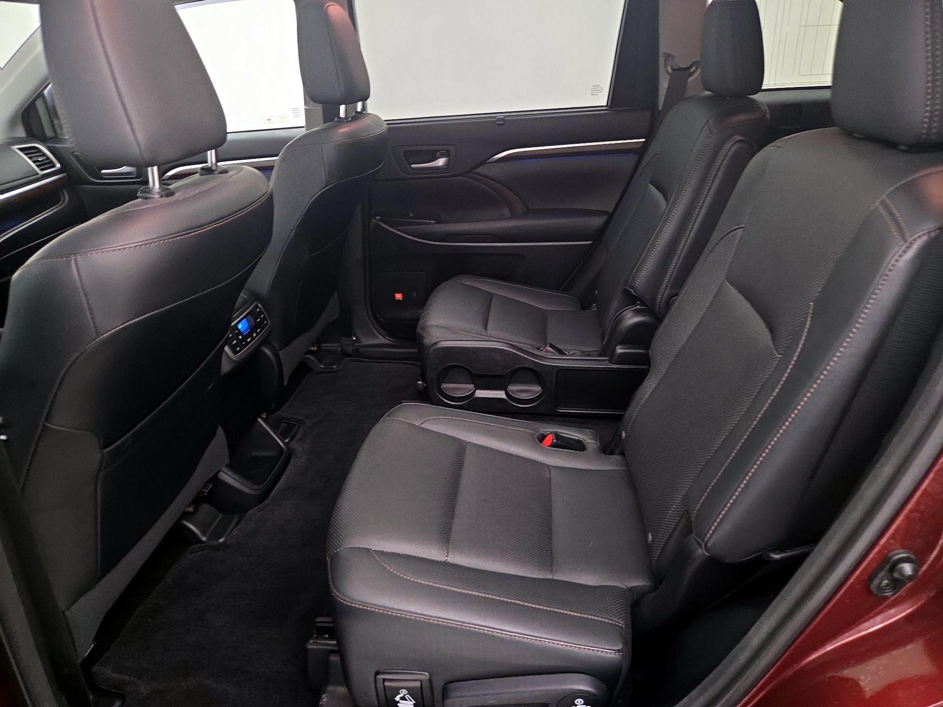 Thumbnail: 2015 Toyota Highlander - 20