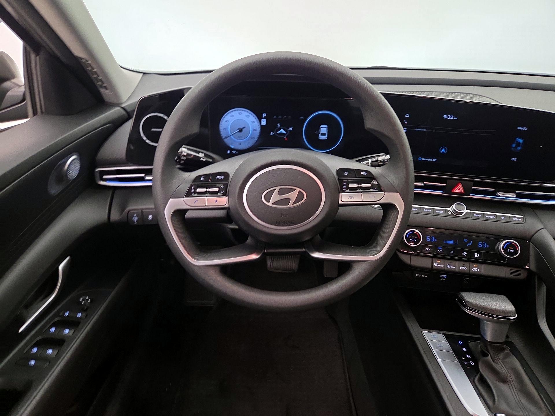 Thumbnail: 2024 Hyundai Elantra - 10