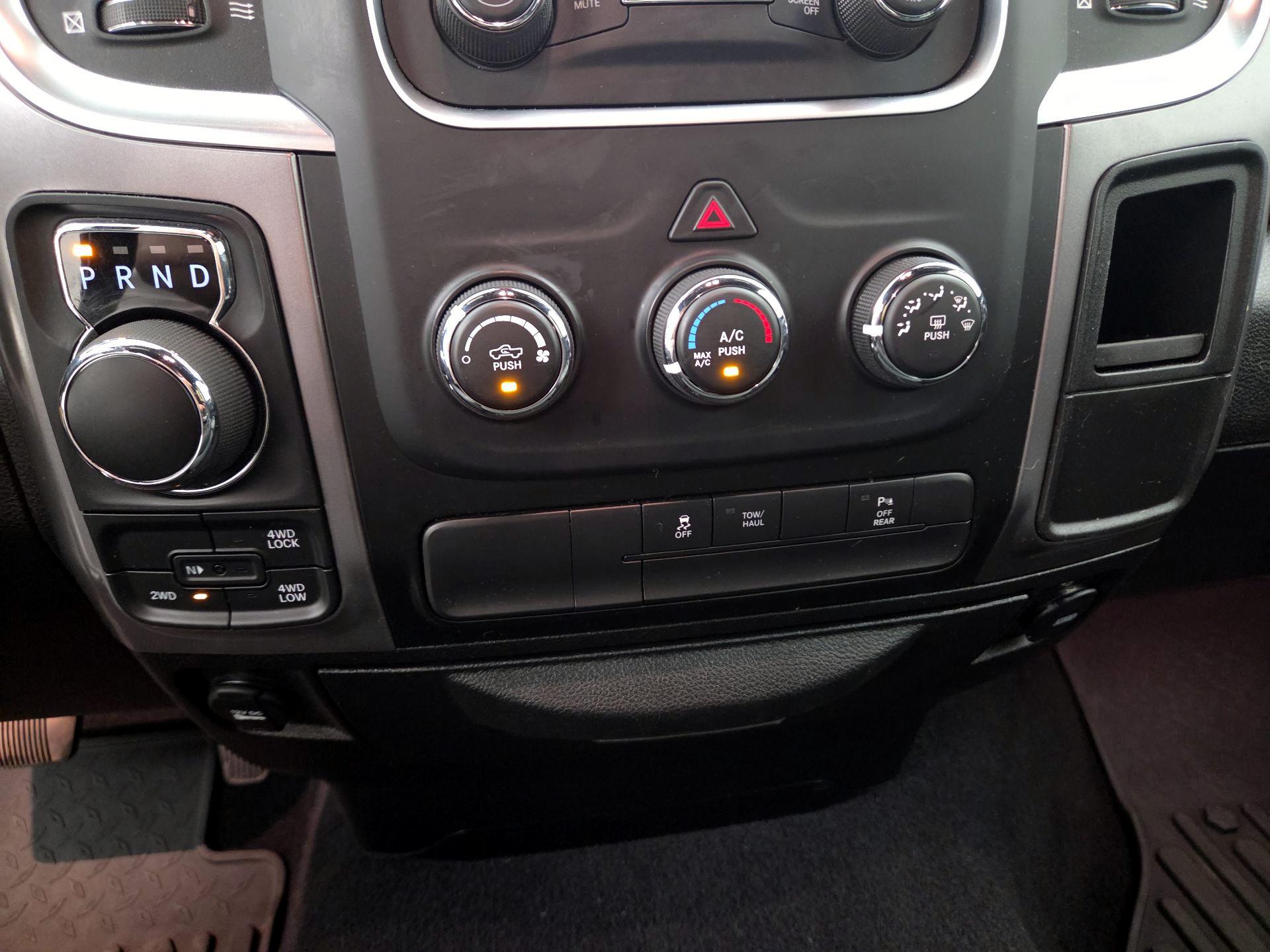 Thumbnail: 2022 RAM 1500 Classic - 16