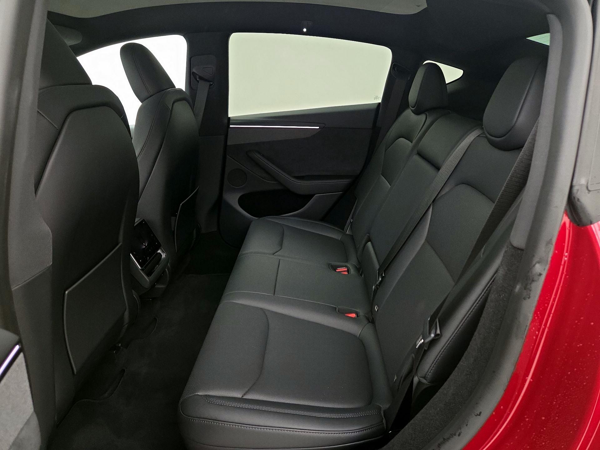 Thumbnail: 2026 Tesla Model Y - 19