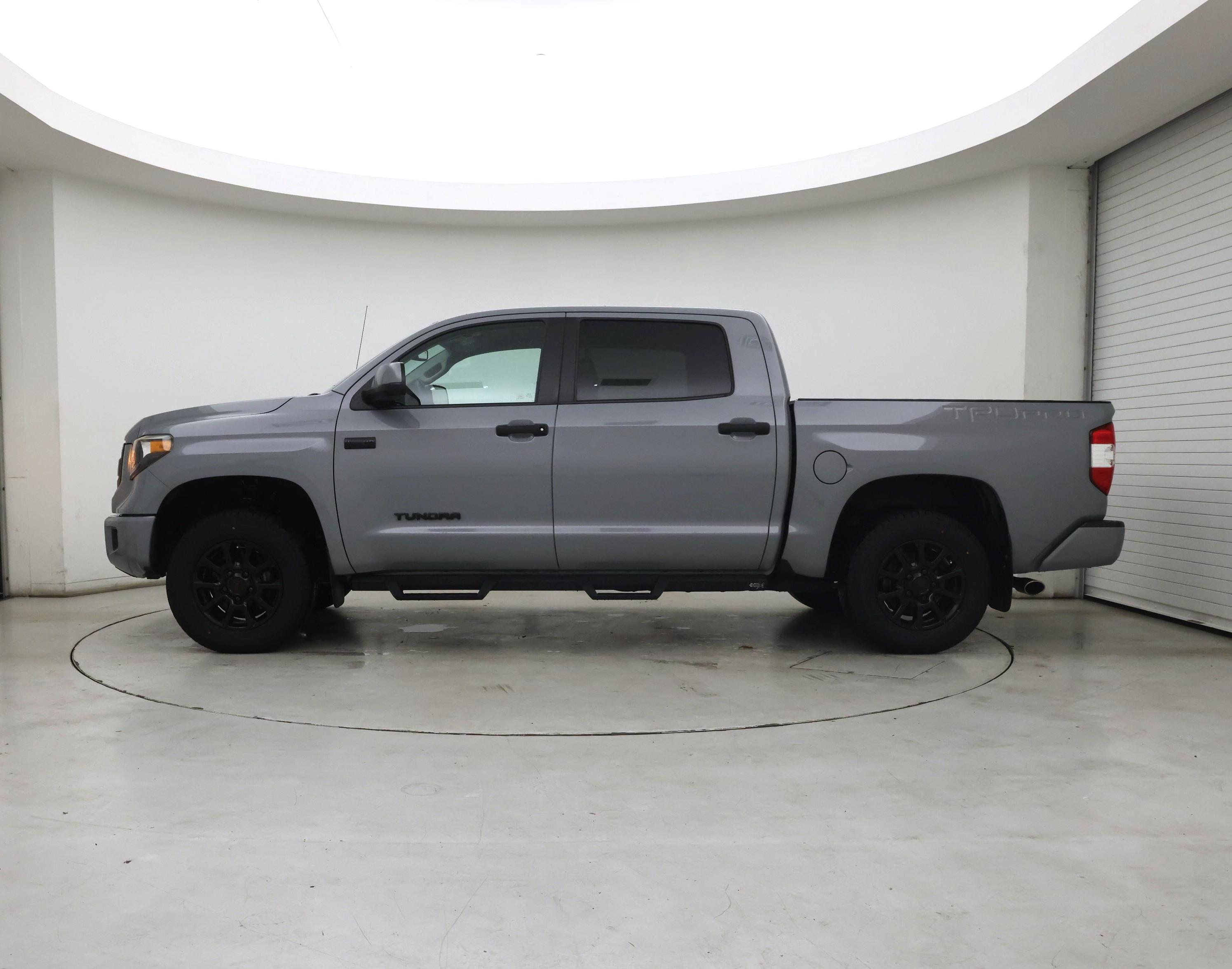 Thumbnail: 2017 Toyota Tundra - 3