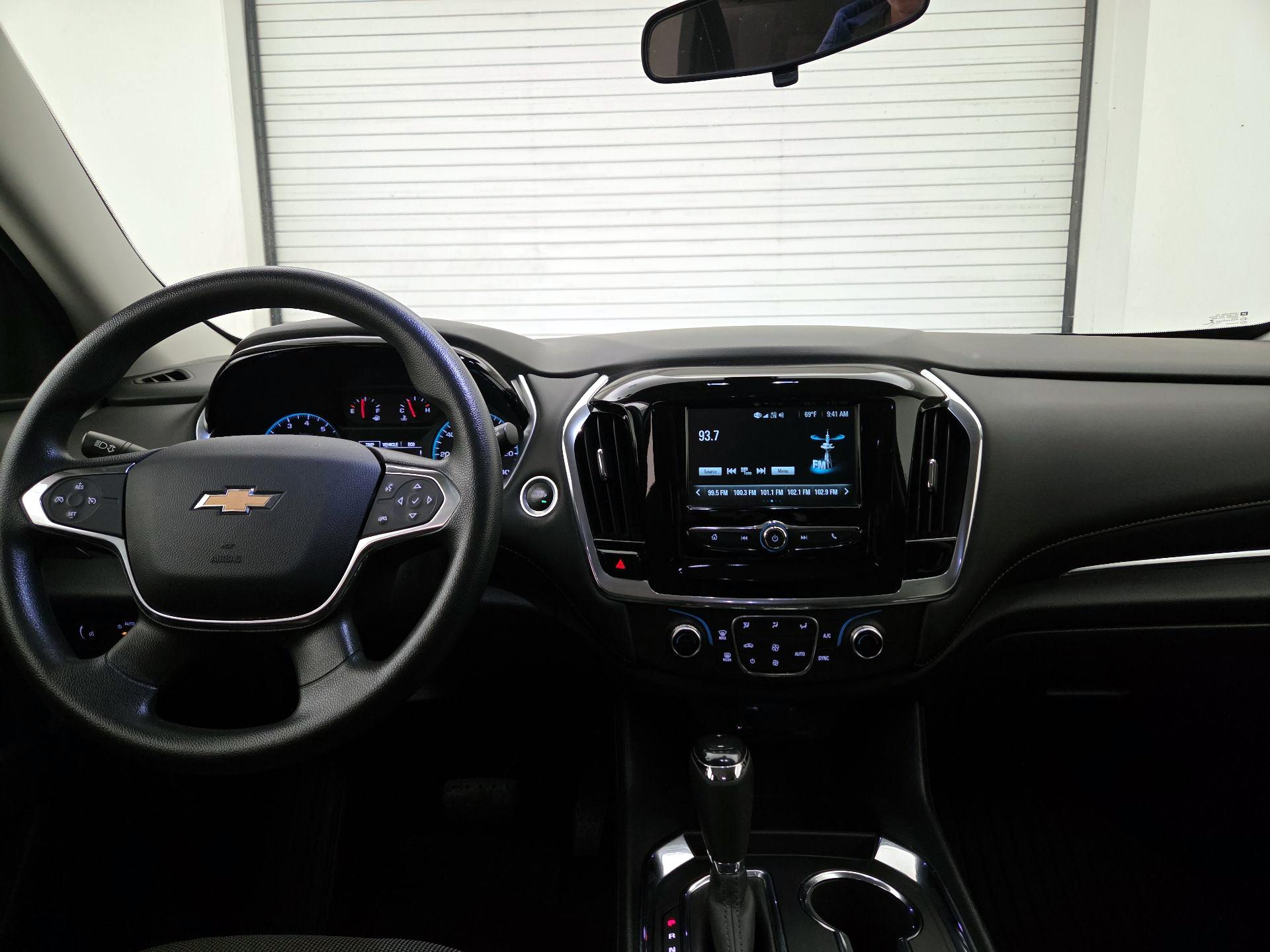 Thumbnail: 2018 Chevrolet Traverse - 9