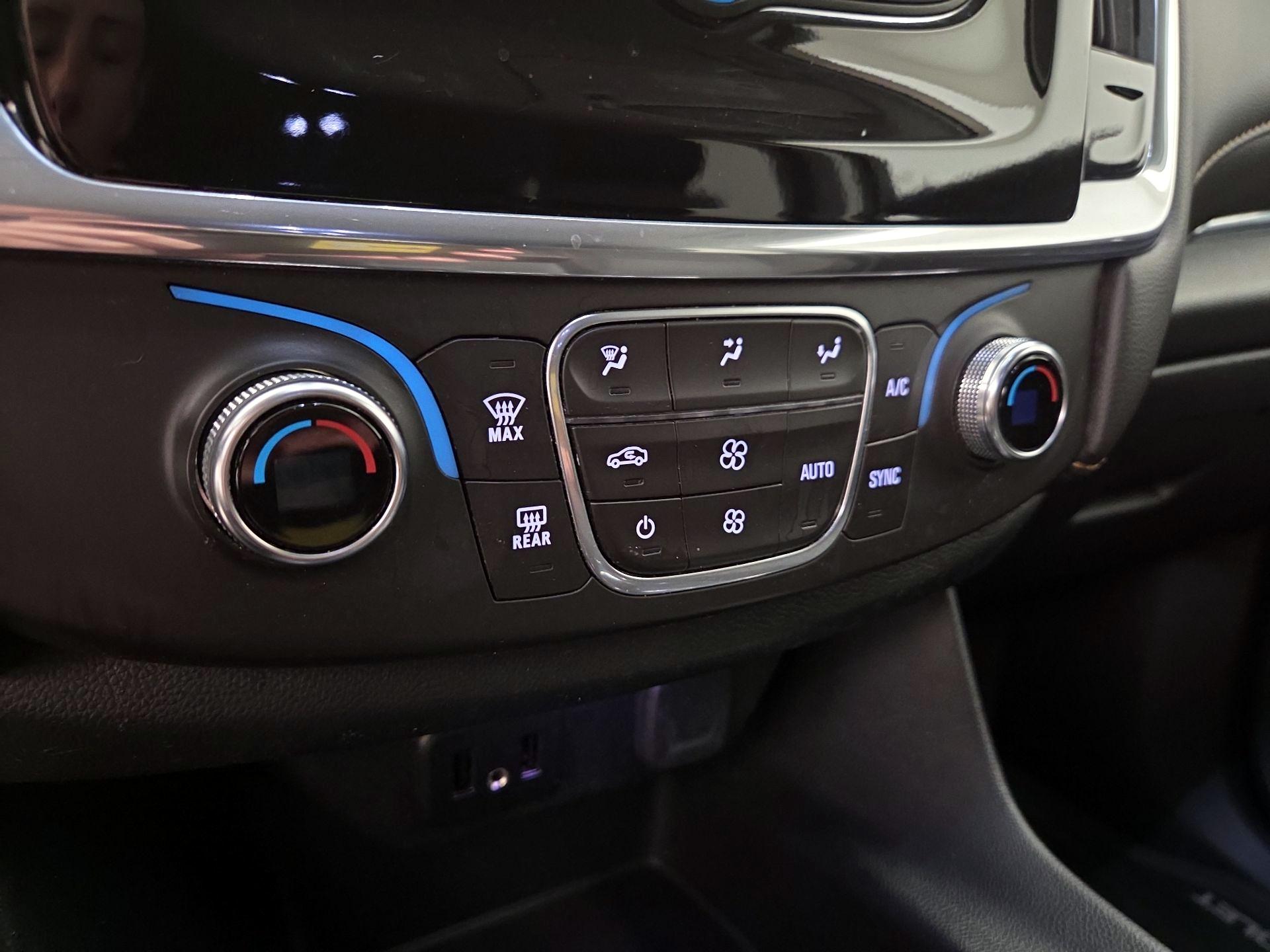 Thumbnail: 2018 Chevrolet Traverse - 14