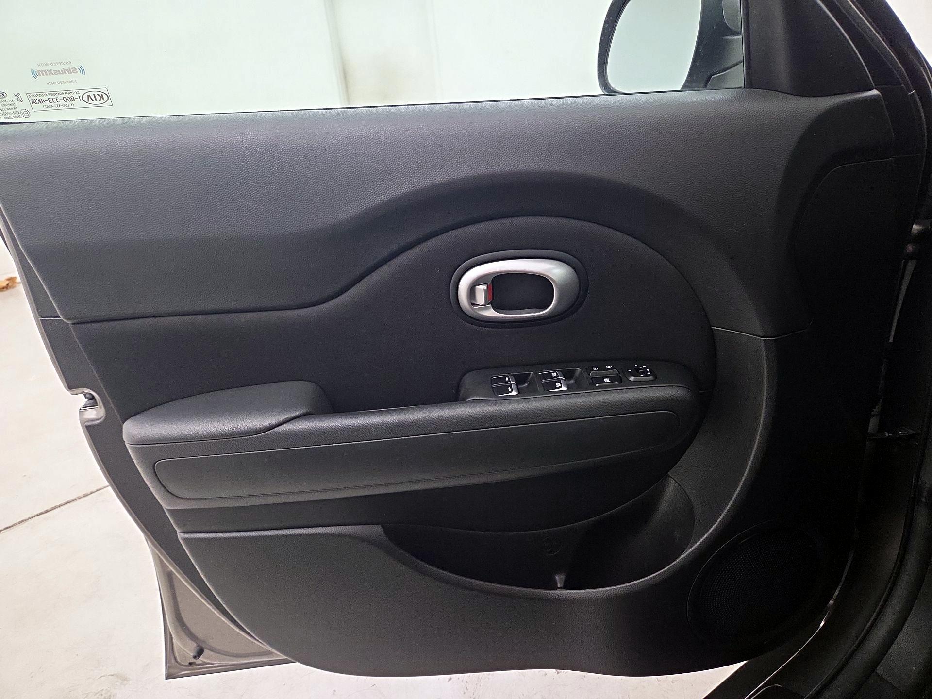Thumbnail: 2018 Kia Soul - 12