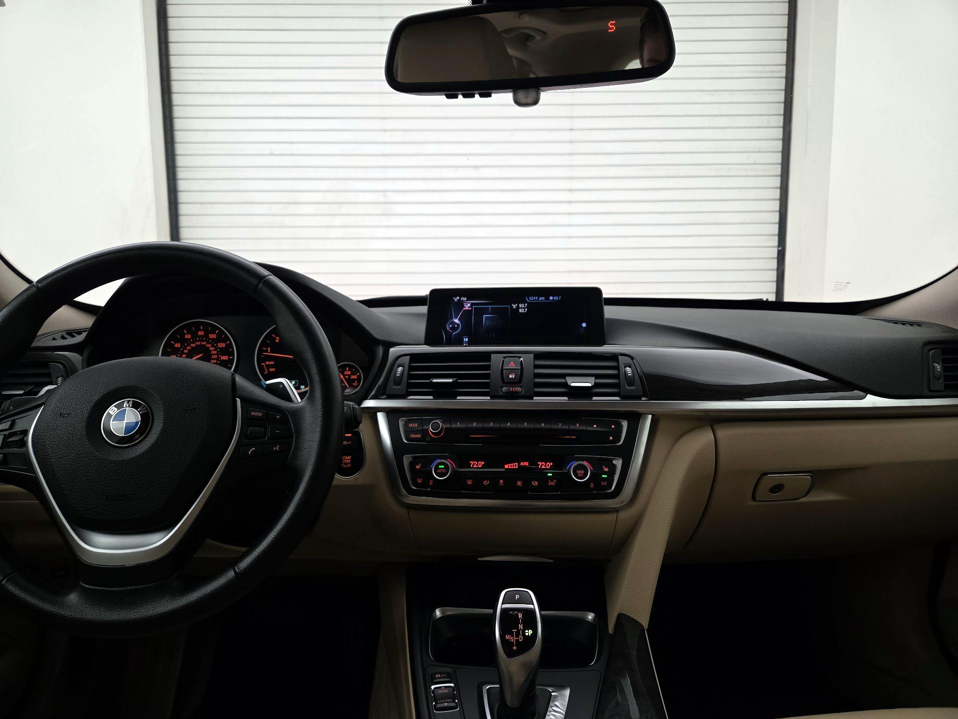 Thumbnail: 2015 BMW 3 Series - 9