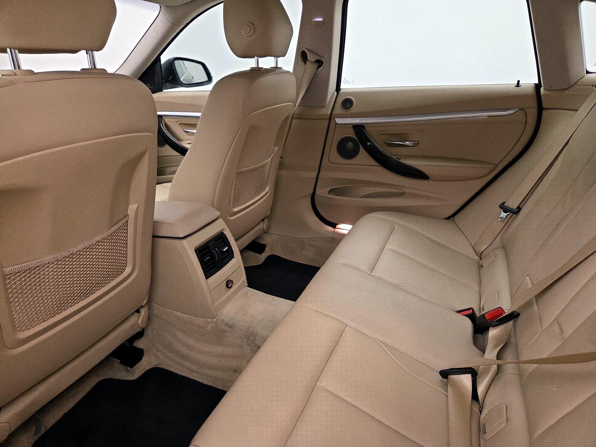 Thumbnail: 2015 BMW 3 Series - 17