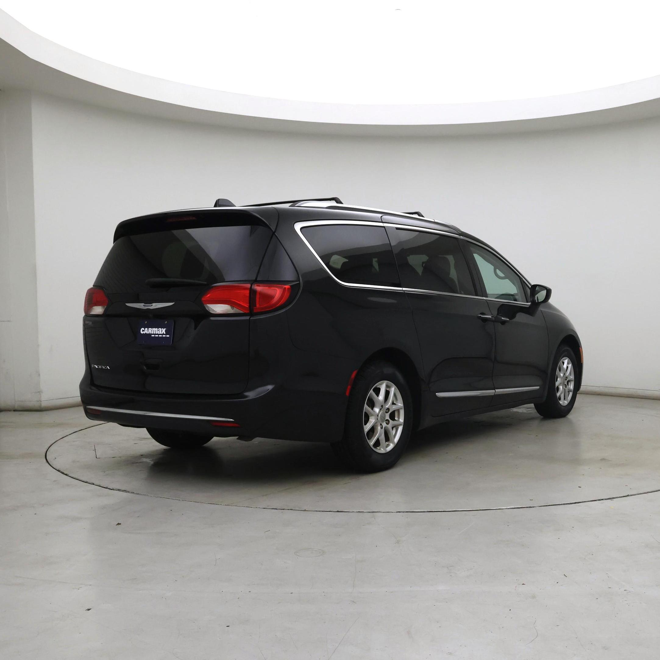 Thumbnail: 2020 Chrysler Pacifica - 8