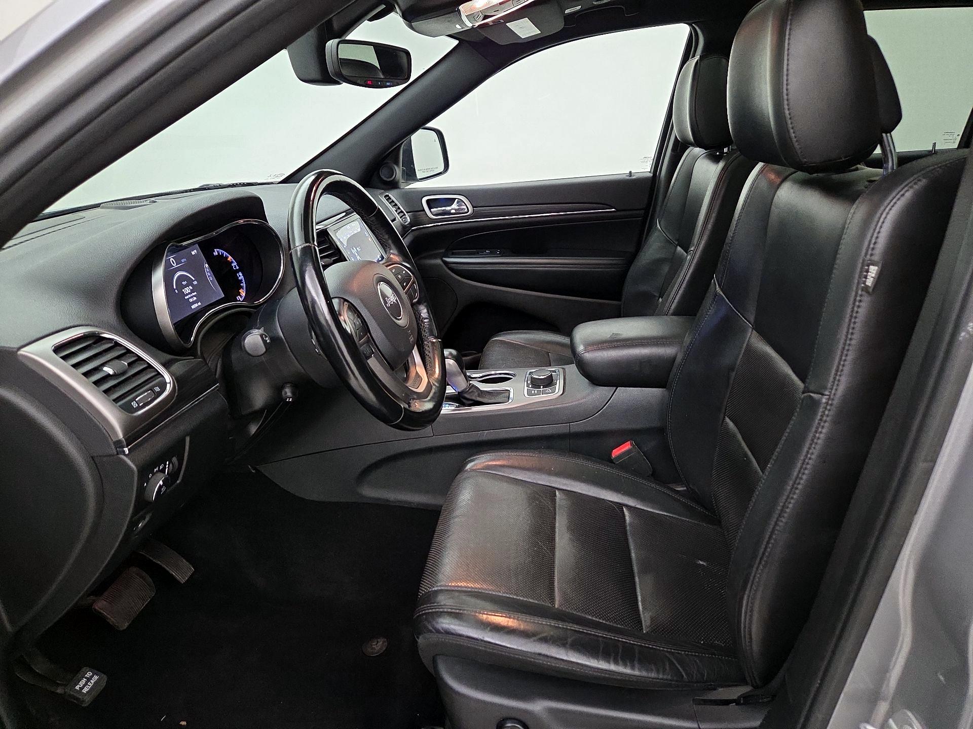 Thumbnail: 2020 Jeep Grand Cherokee - 11