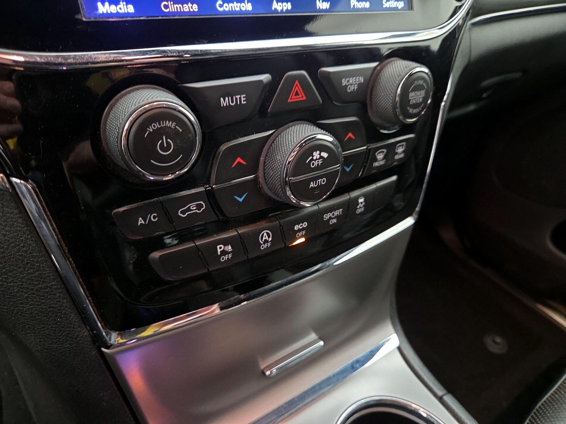 Thumbnail: 2020 Jeep Grand Cherokee - 16