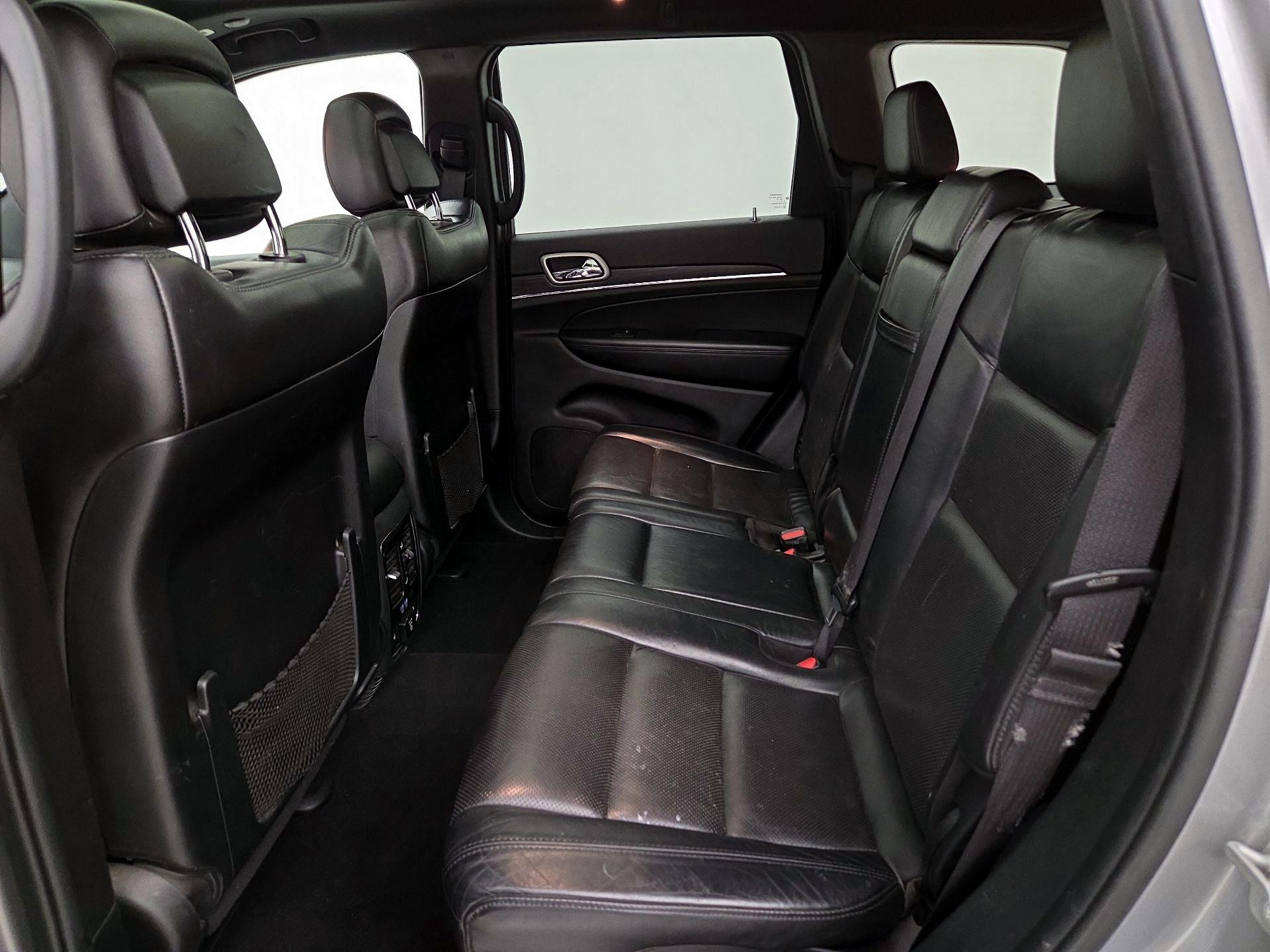 Thumbnail: 2020 Jeep Grand Cherokee - 20