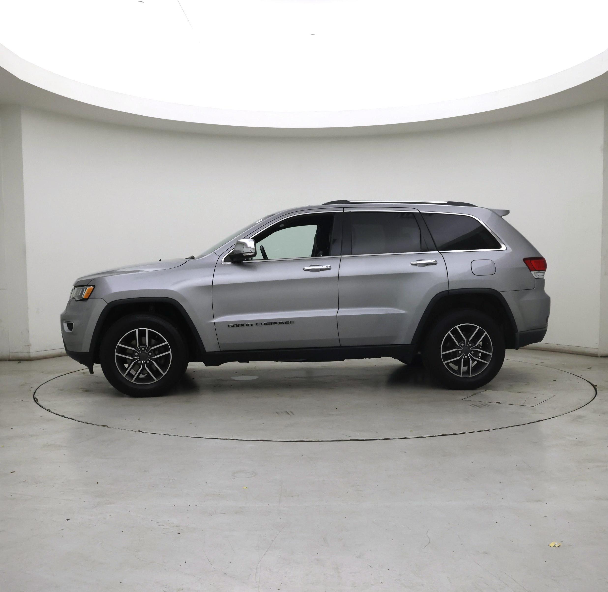 Thumbnail: 2020 Jeep Grand Cherokee - 3
