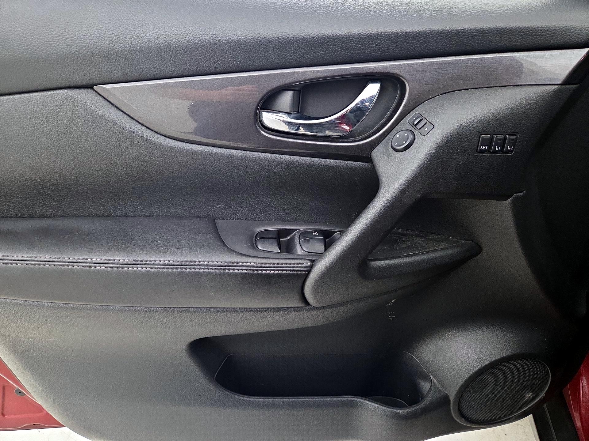 Thumbnail: 2019 Nissan Rogue - 12