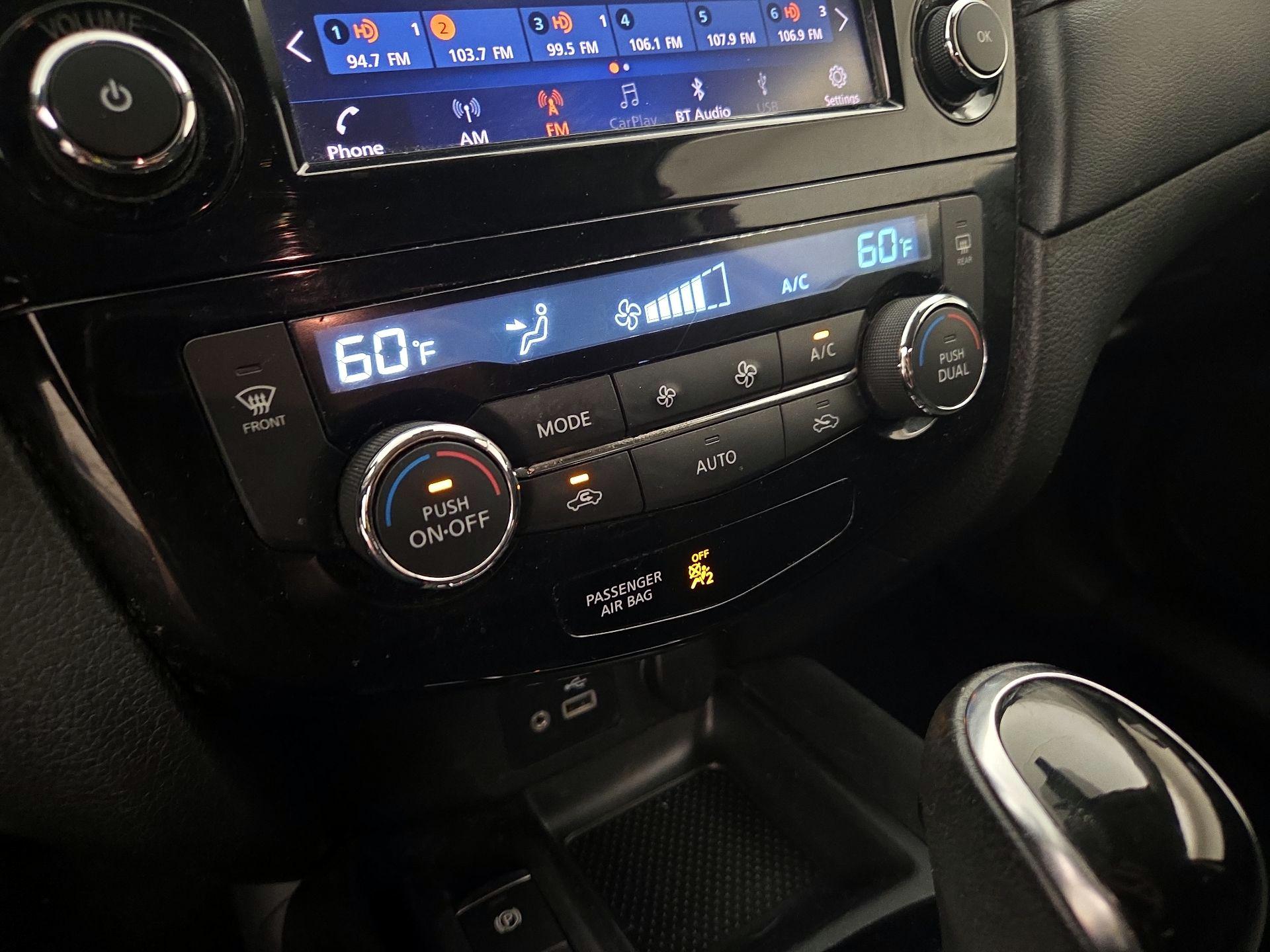 Thumbnail: 2019 Nissan Rogue - 16
