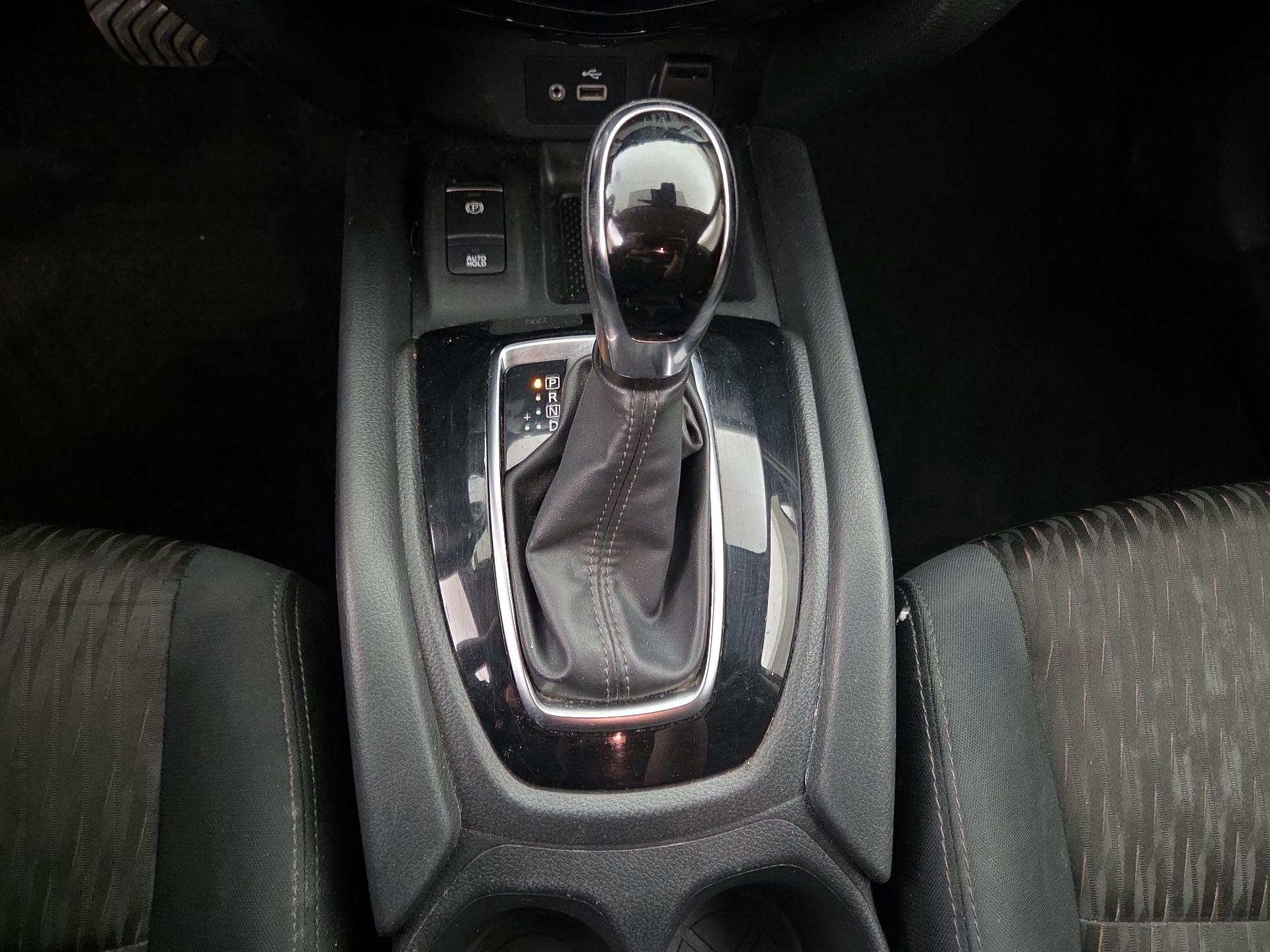 Thumbnail: 2019 Nissan Rogue - 17
