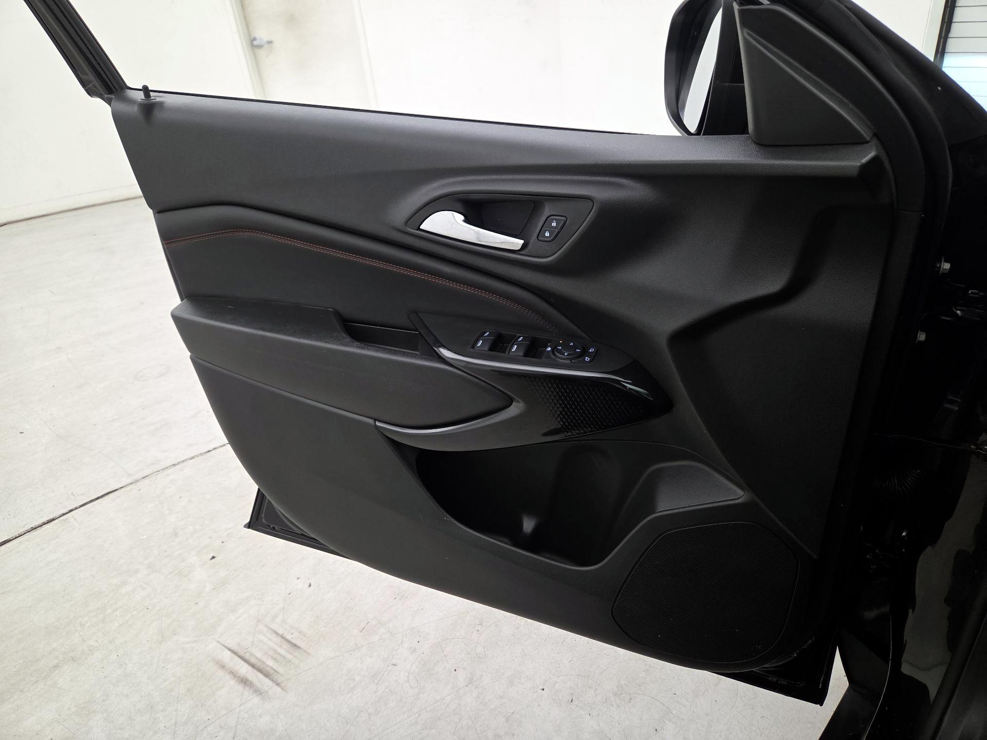 Thumbnail: 2025 Chevrolet Trax - 12