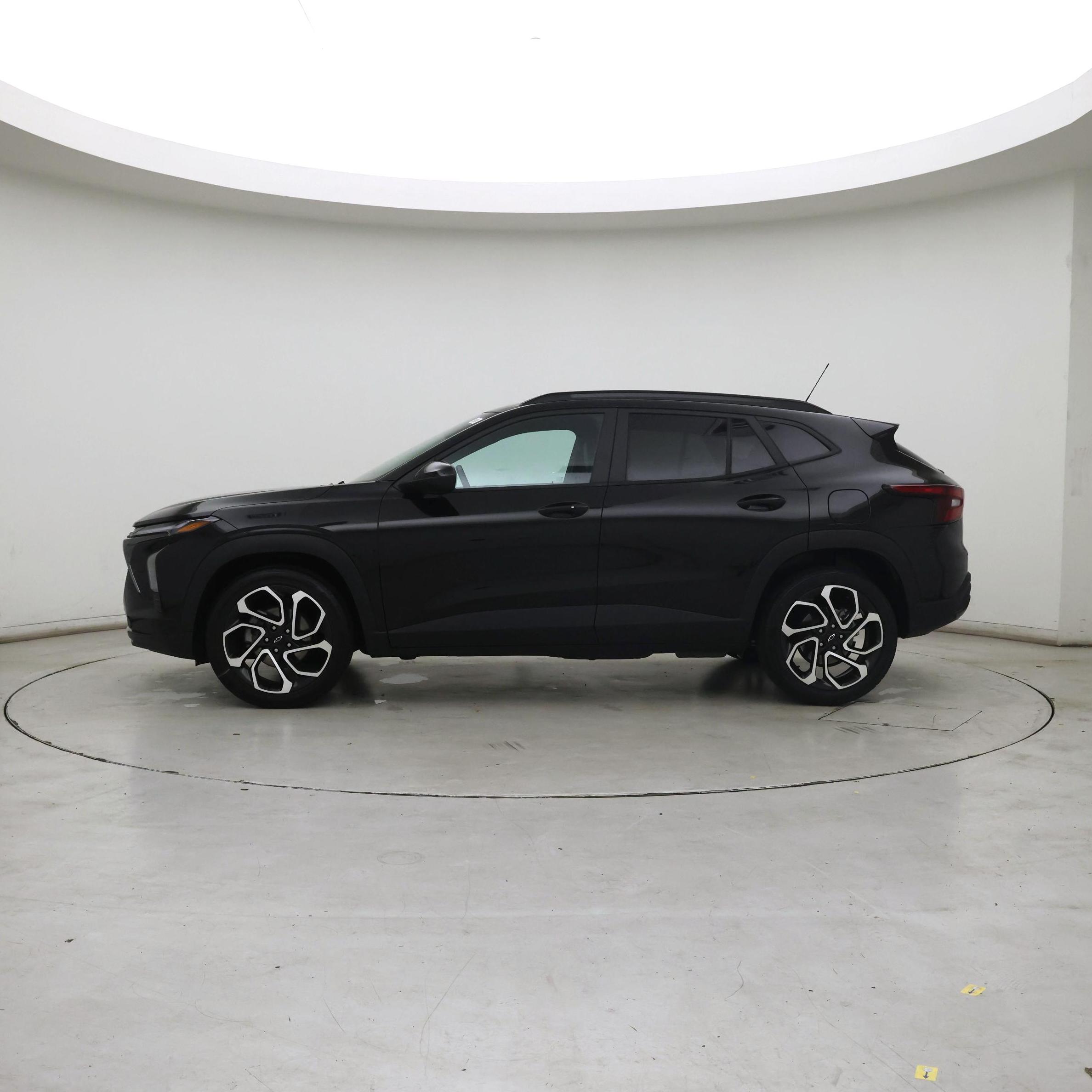 Thumbnail: 2025 Chevrolet Trax - 3
