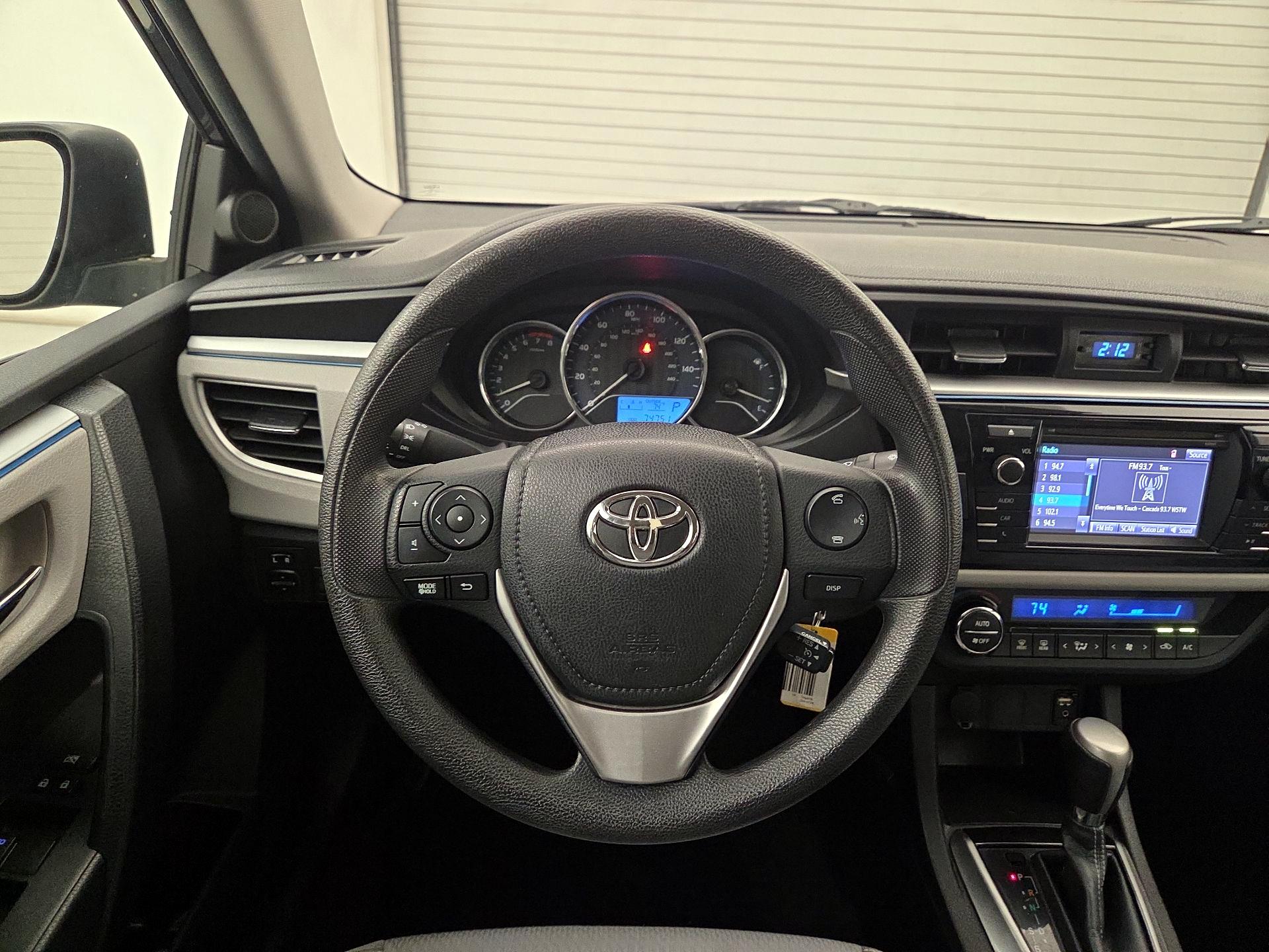 Thumbnail: 2015 Toyota Corolla - 10