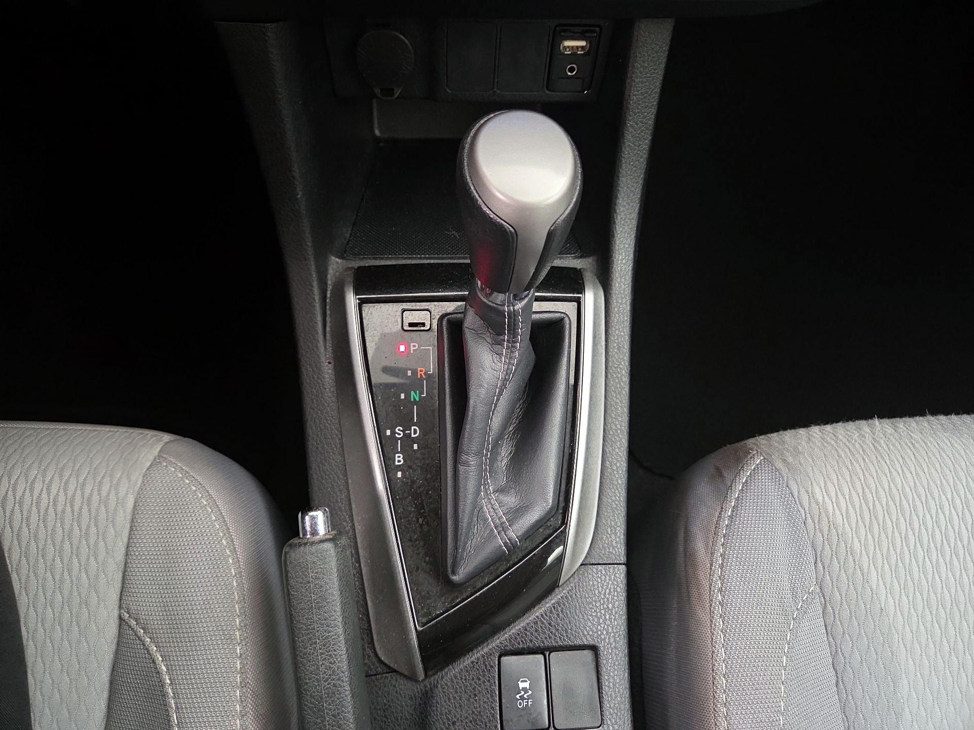 Thumbnail: 2015 Toyota Corolla - 17