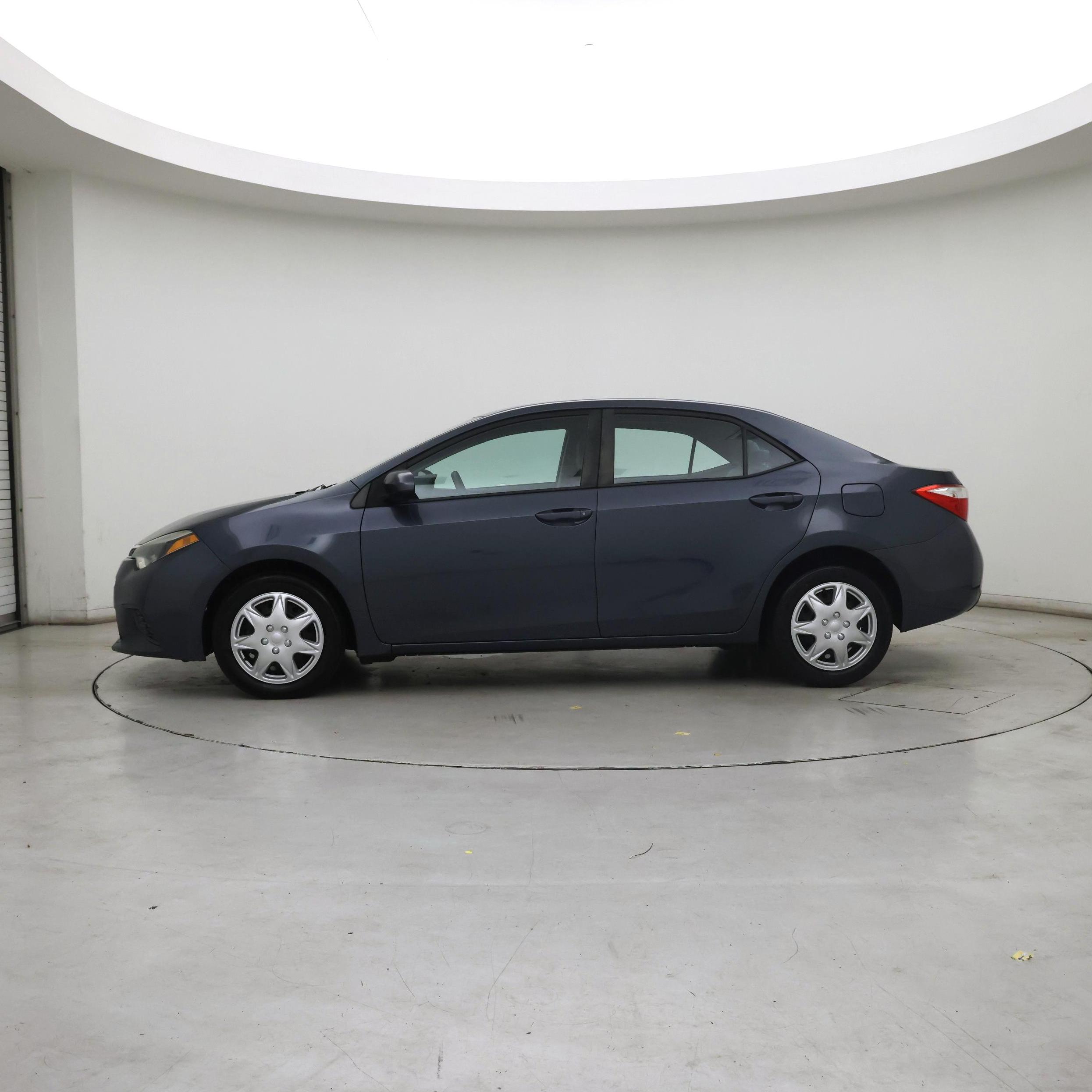 Thumbnail: 2015 Toyota Corolla - 3