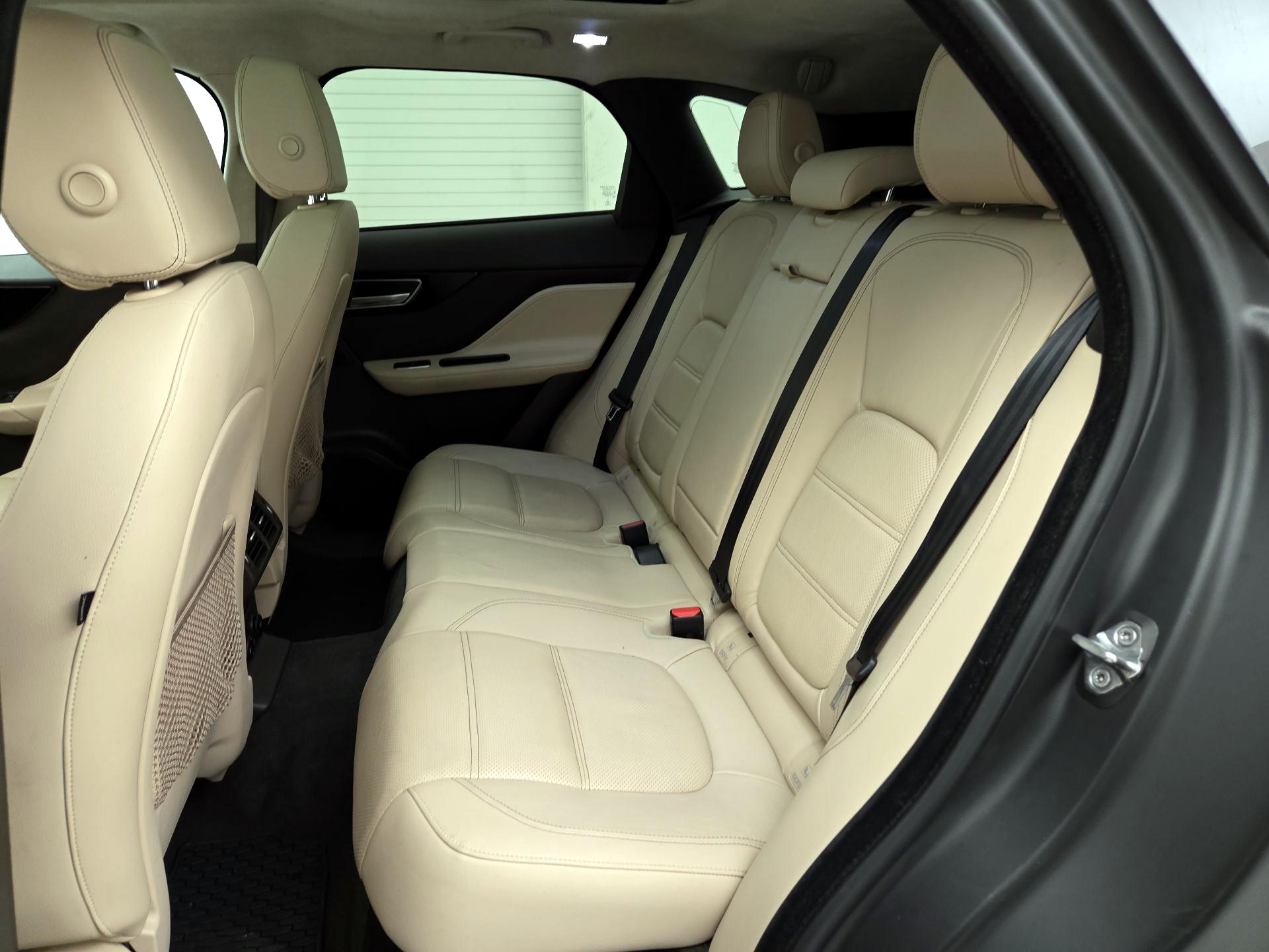 Thumbnail: 2019 Jaguar F-Pace - 20