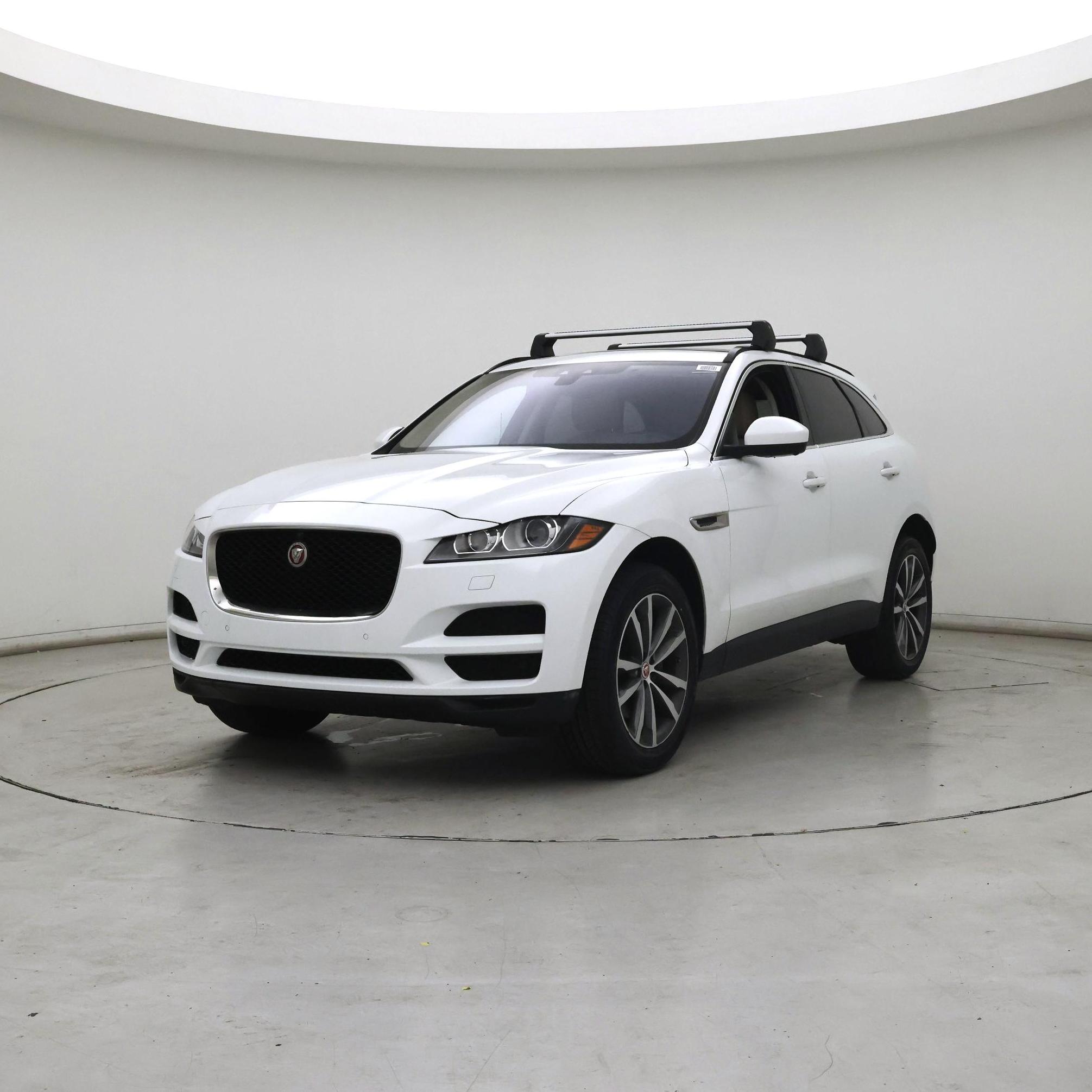 Thumbnail: 2019 Jaguar F-Pace - 4