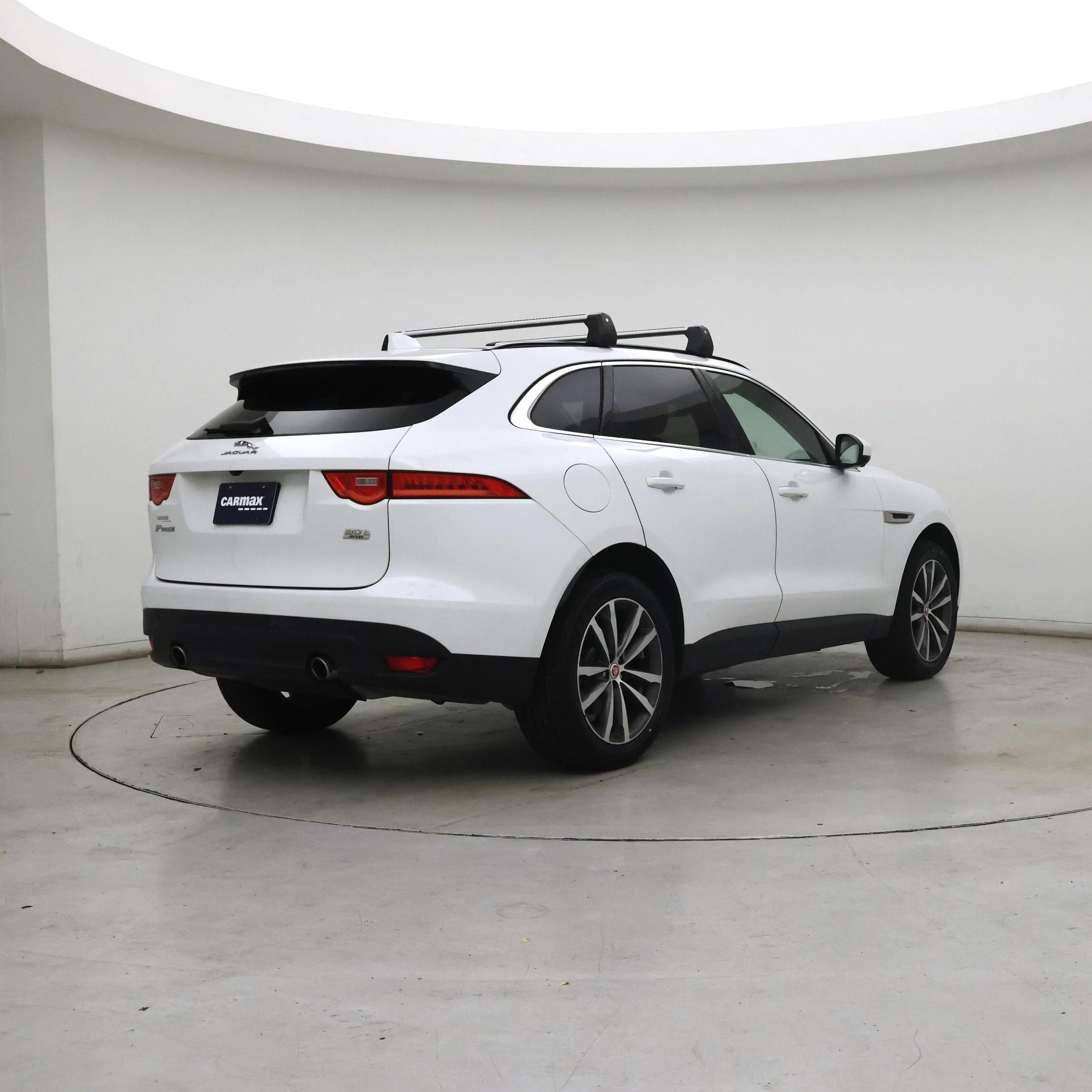 Thumbnail: 2019 Jaguar F-Pace - 8