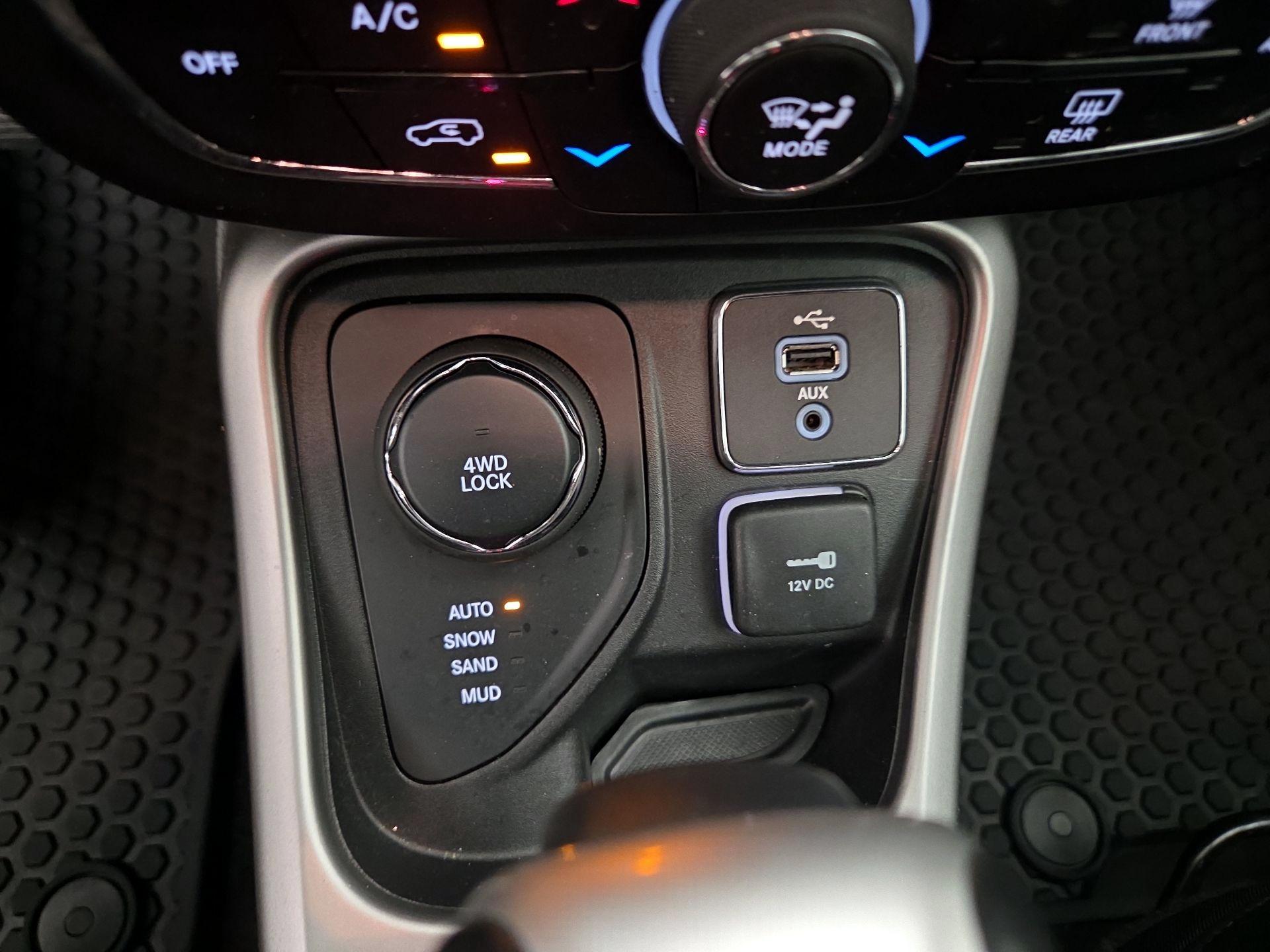 Thumbnail: 2018 Jeep Compass - 18