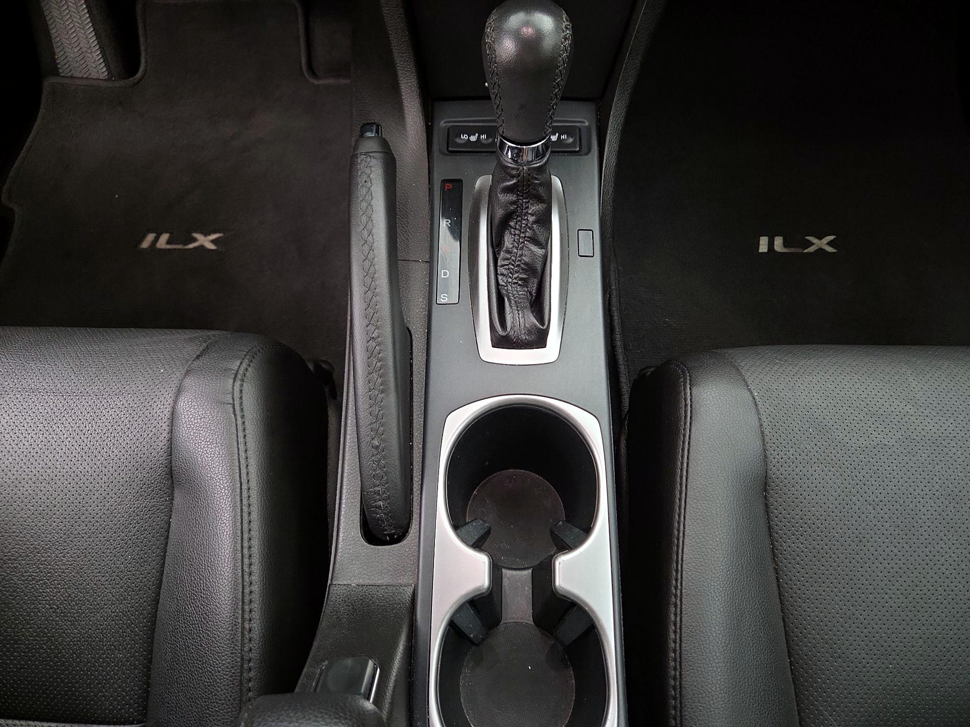 Thumbnail: 2018 Acura ILX - 17