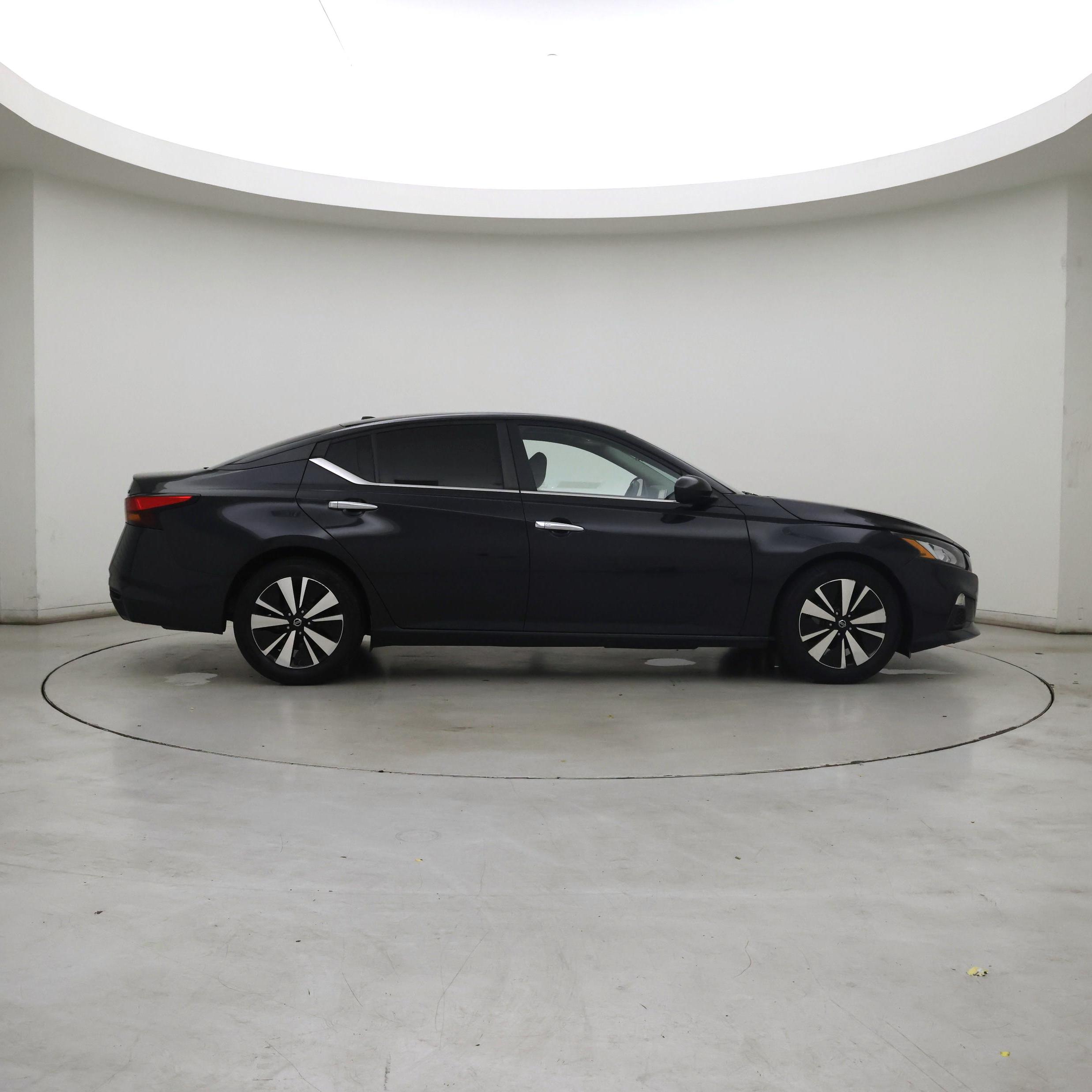 Thumbnail: 2021 Nissan Altima - 7