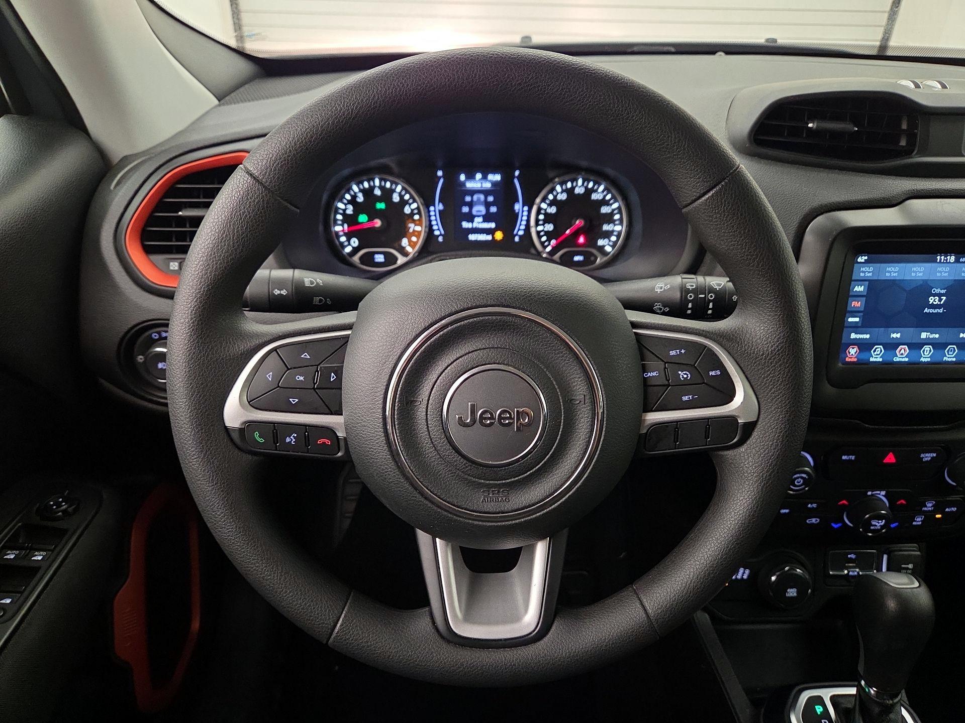 Thumbnail: 2018 Jeep Renegade - 10