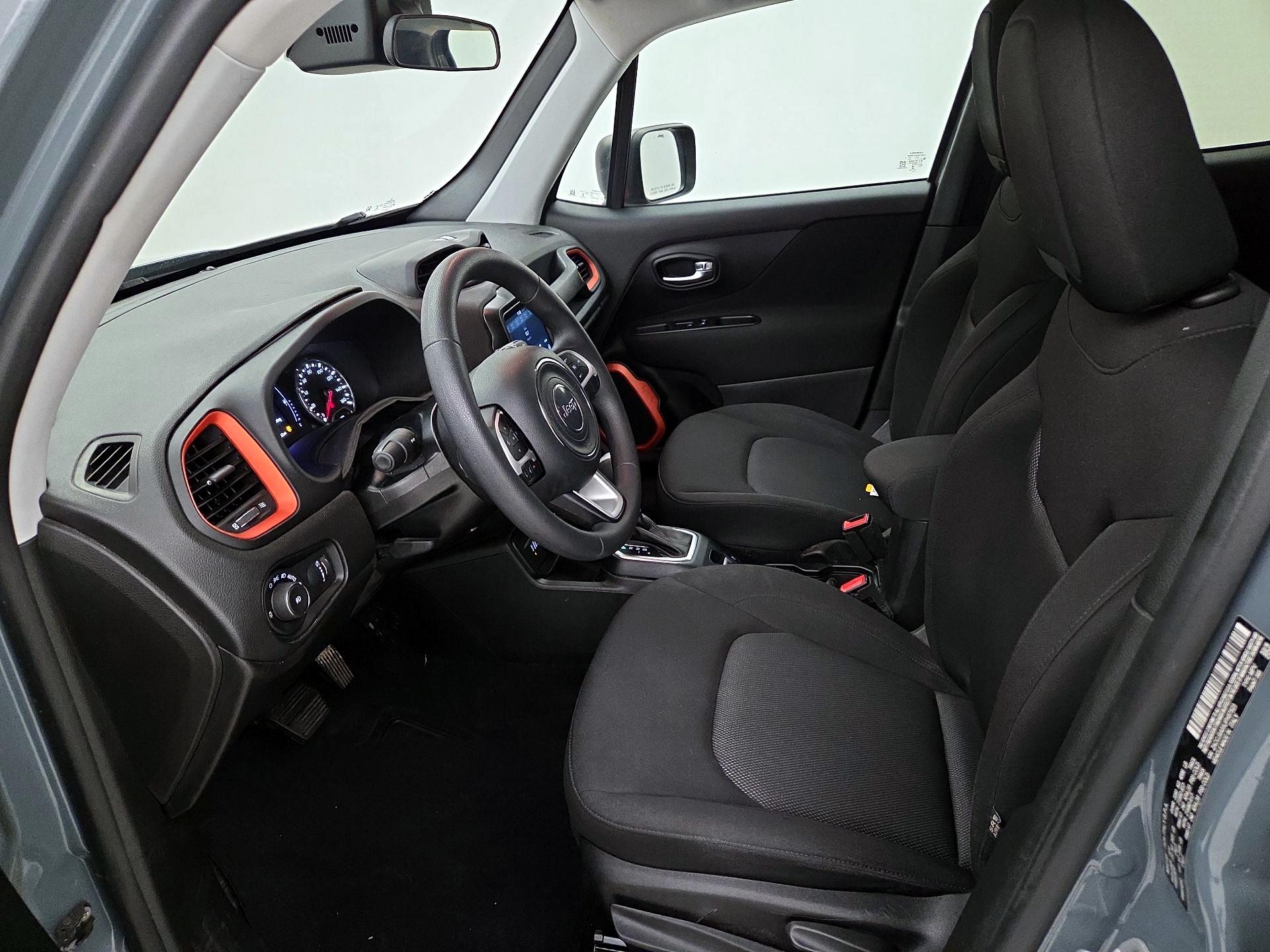 Thumbnail: 2018 Jeep Renegade - 11