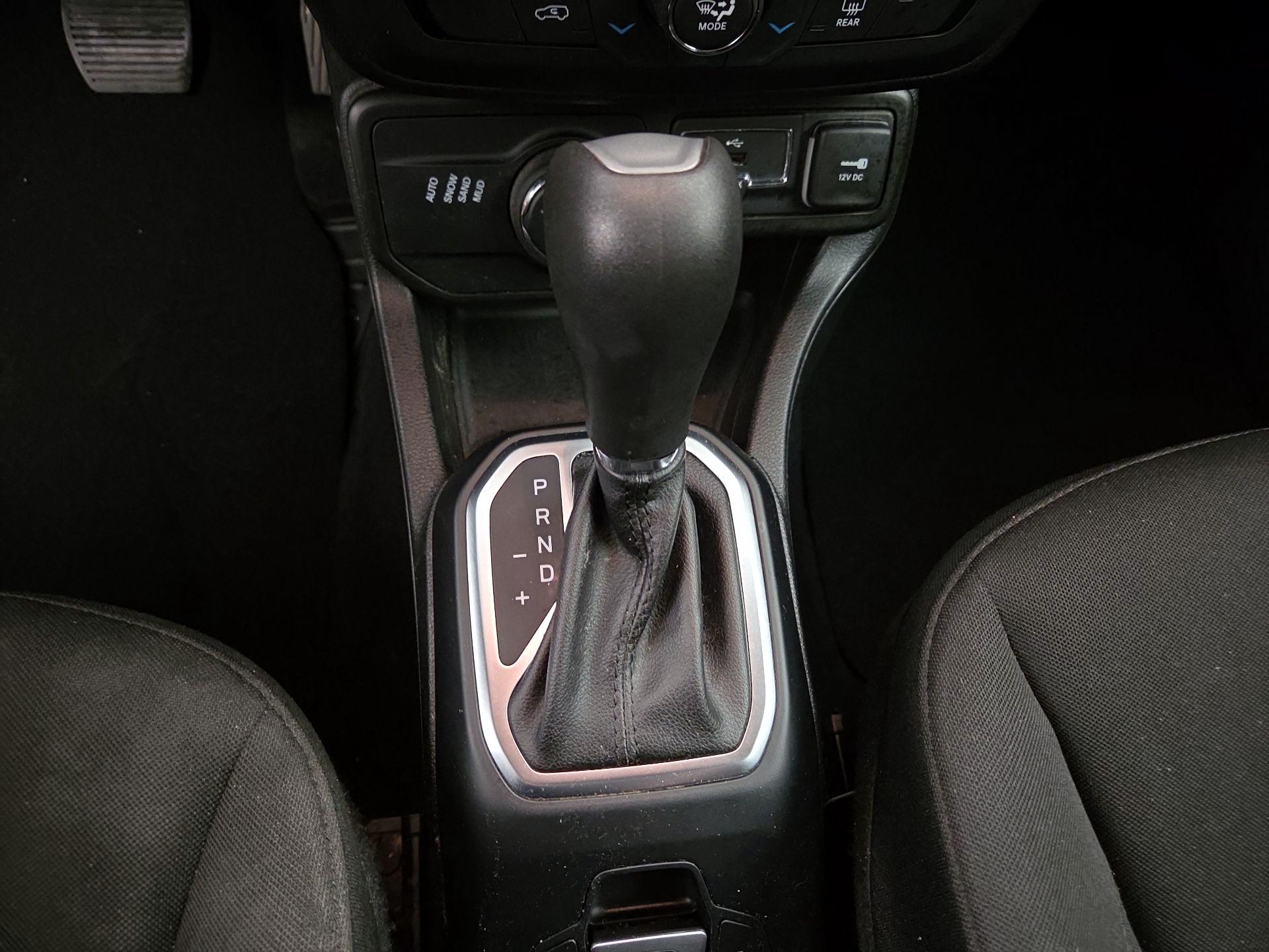 Thumbnail: 2018 Jeep Renegade - 17
