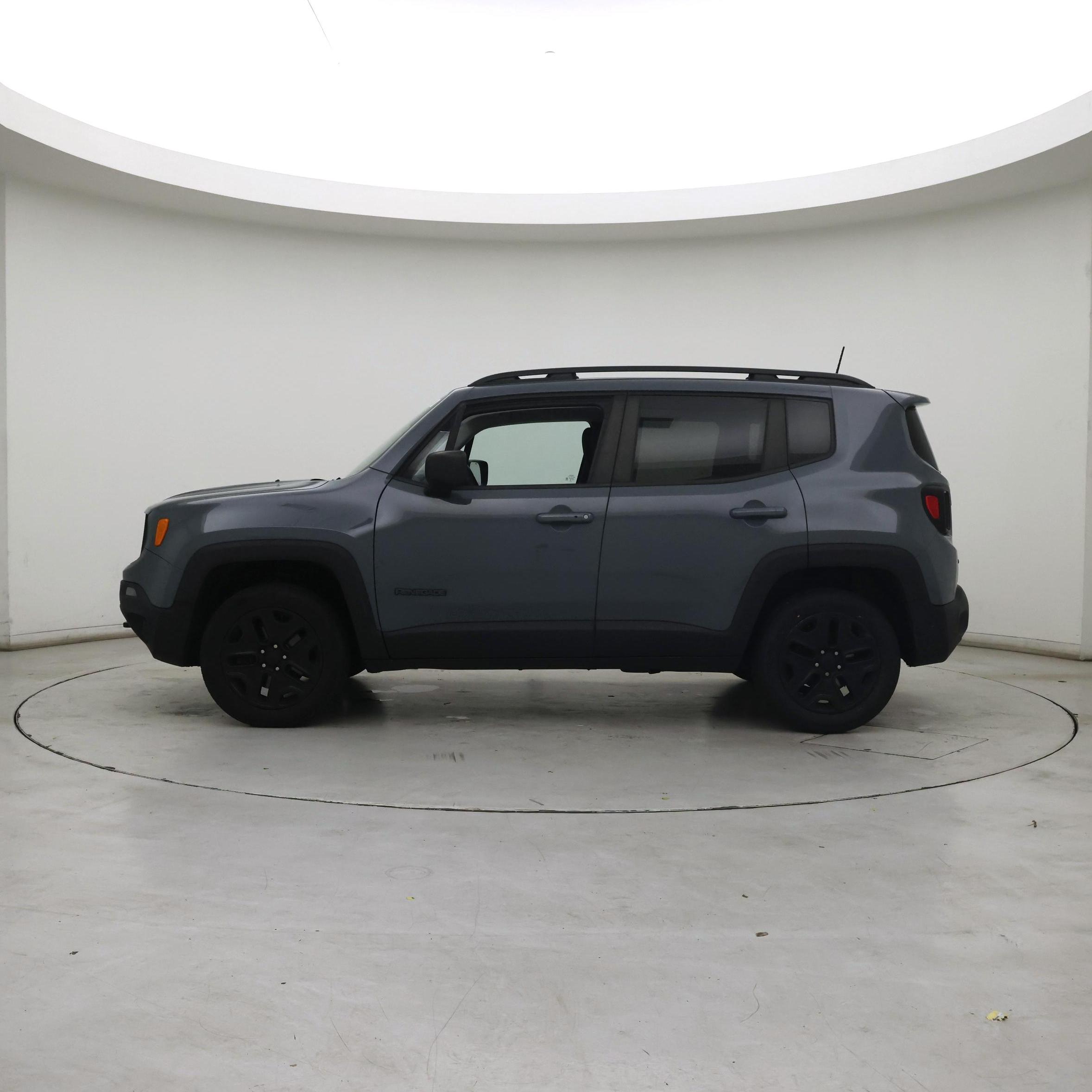 Thumbnail: 2018 Jeep Renegade - 3