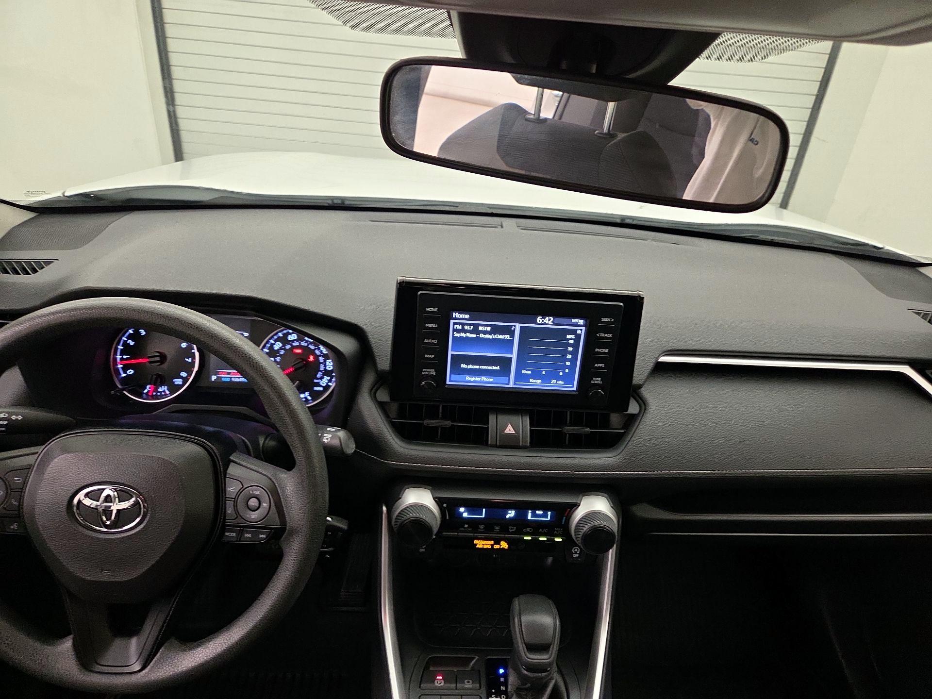 Thumbnail: 2019 Toyota RAV4 - 9