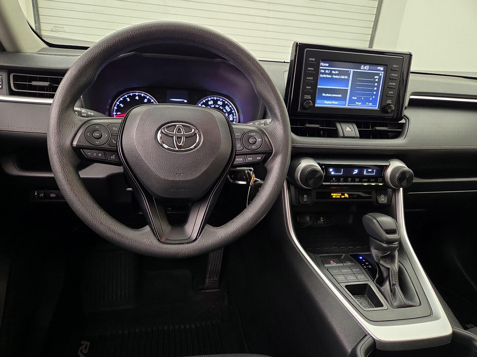 Thumbnail: 2019 Toyota RAV4 - 10
