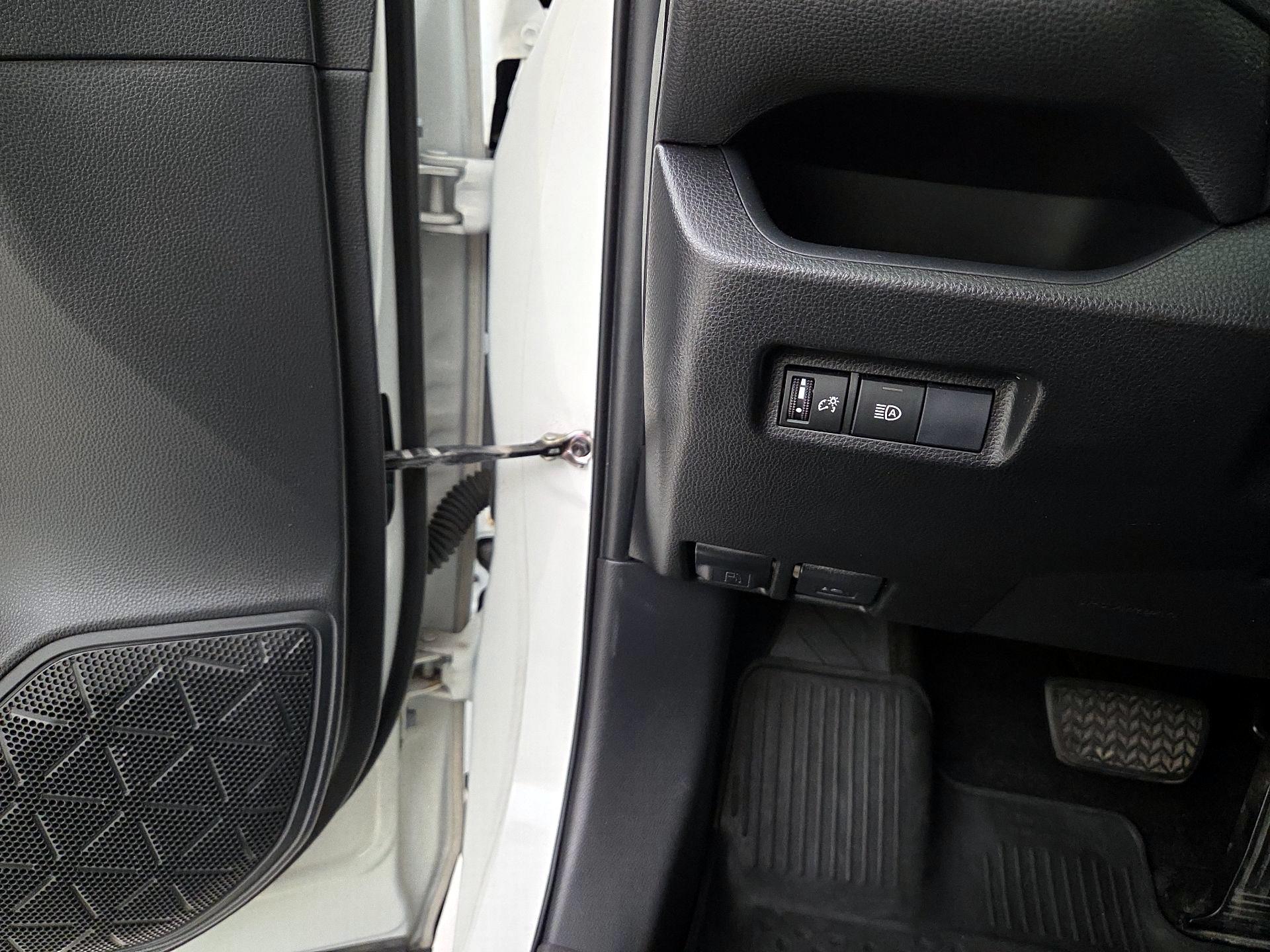 Thumbnail: 2019 Toyota RAV4 - 13