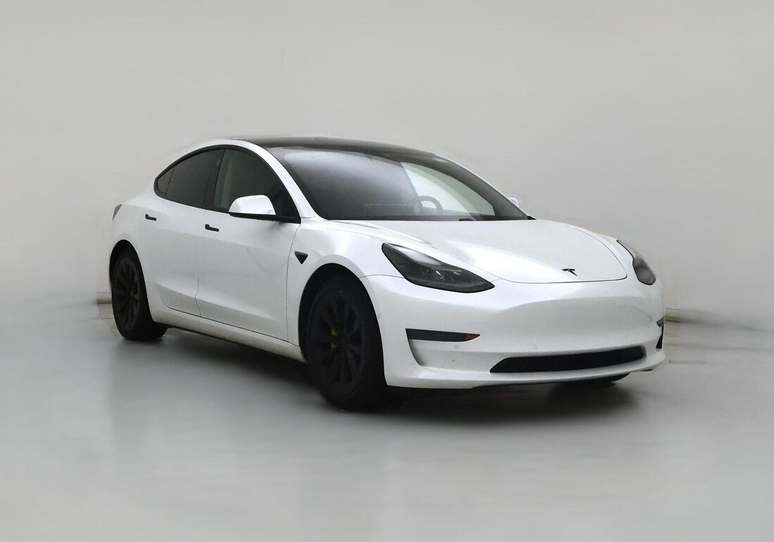 2021 Tesla Model 3 Long Range All-Wheel Drive in White — CarMax photo