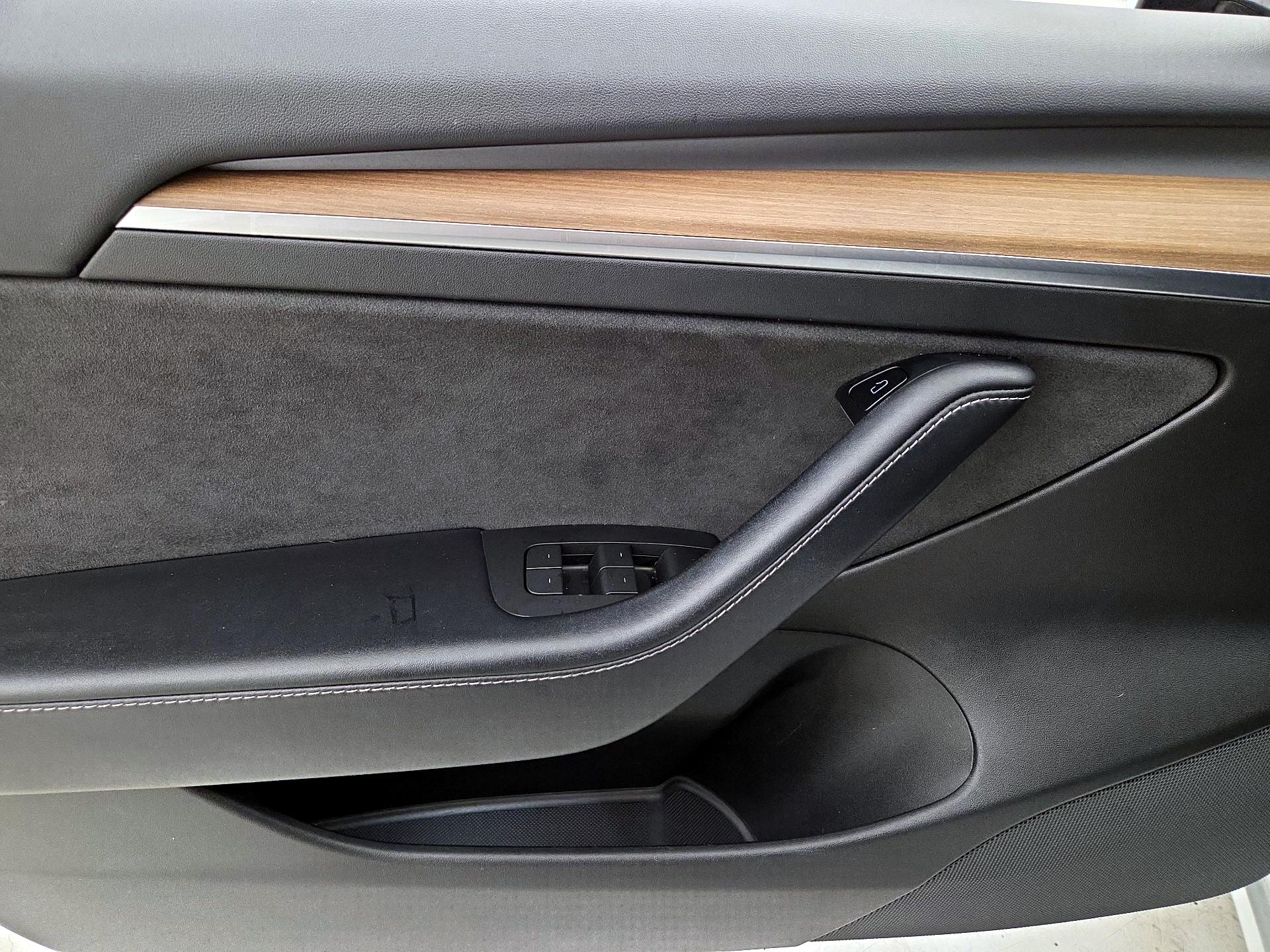 Thumbnail: 2021 Tesla Model 3 - 12