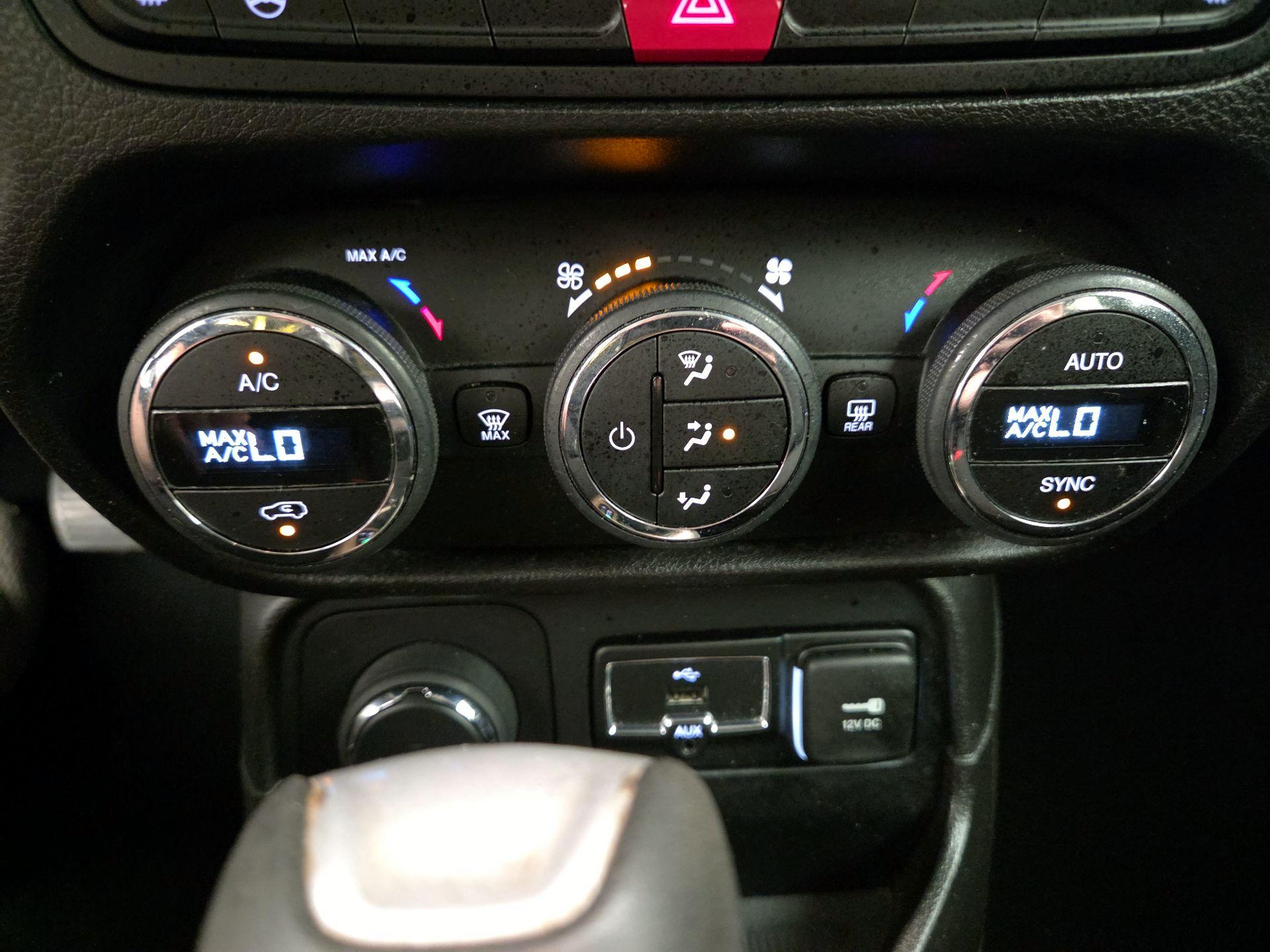 Thumbnail: 2017 Jeep Renegade - 15