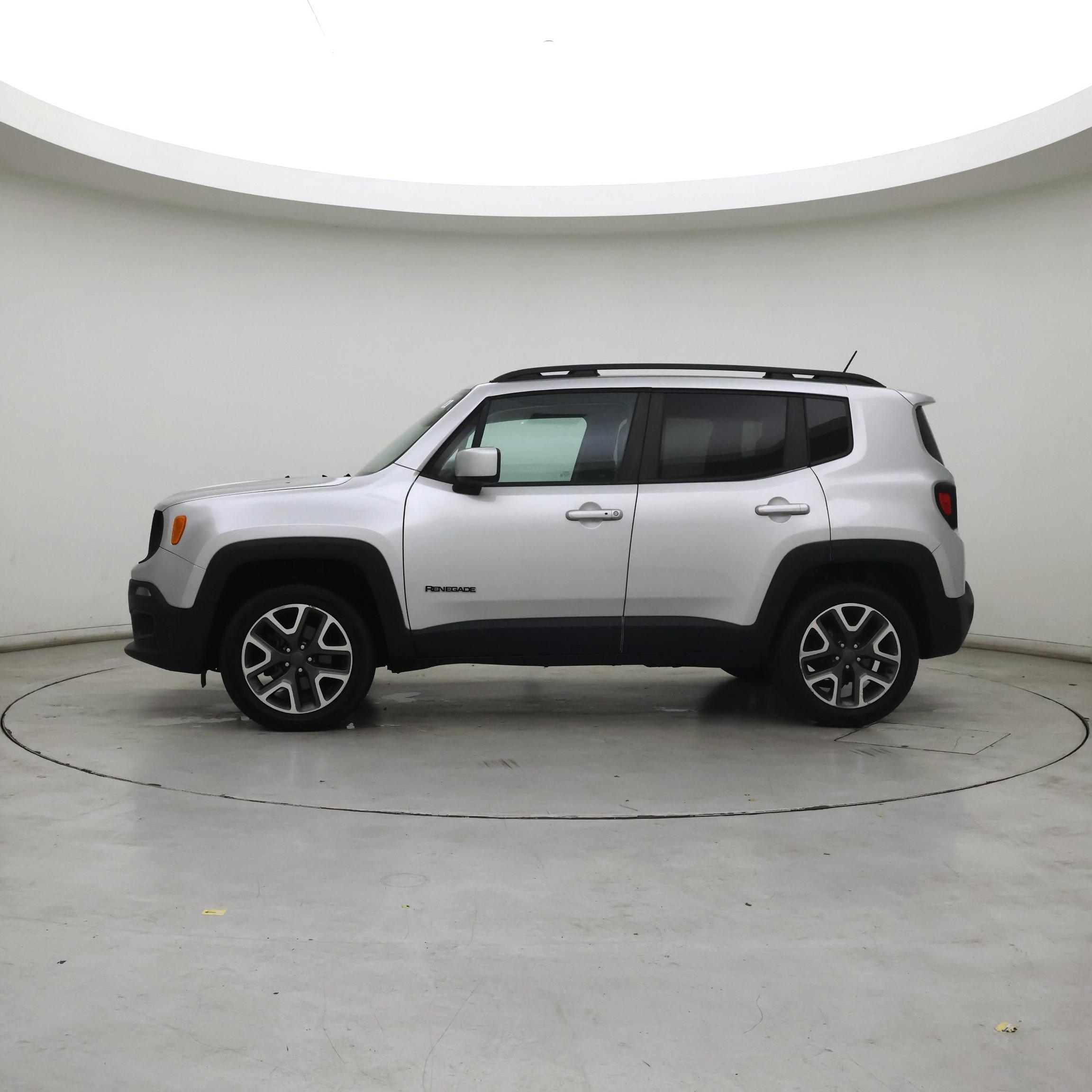 Thumbnail: 2017 Jeep Renegade - 3