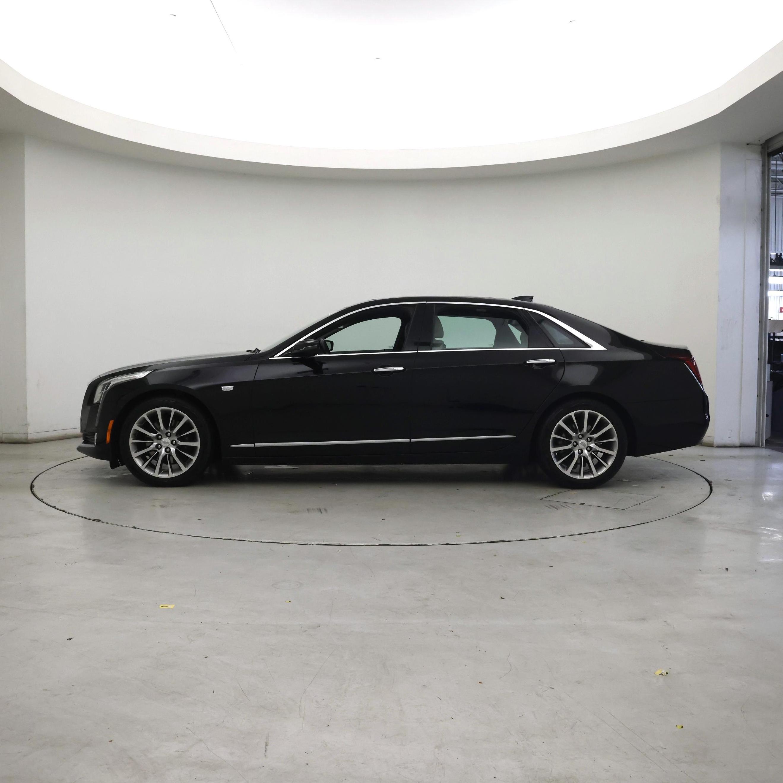 Thumbnail: 2017 Cadillac CT6 - 3