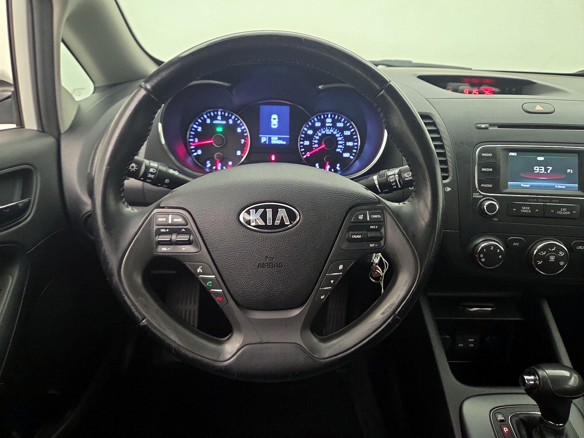 Thumbnail: 2016 Kia Forte - 10