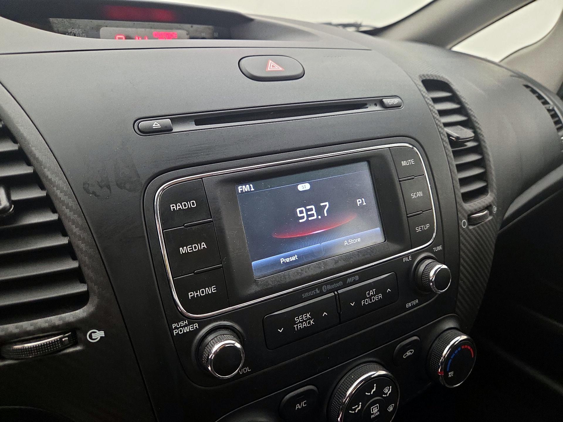 Thumbnail: 2016 Kia Forte - 15