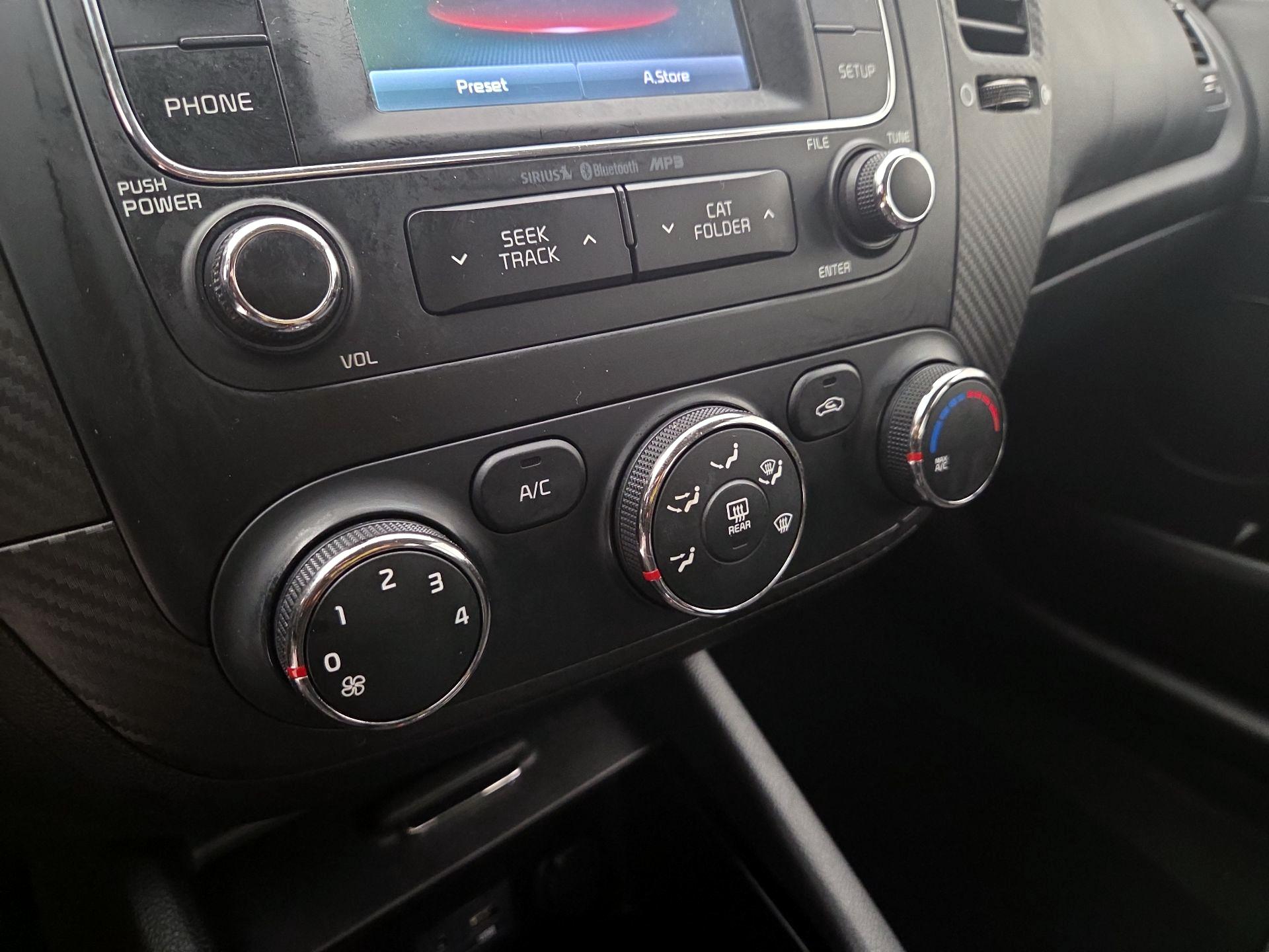Thumbnail: 2016 Kia Forte - 16